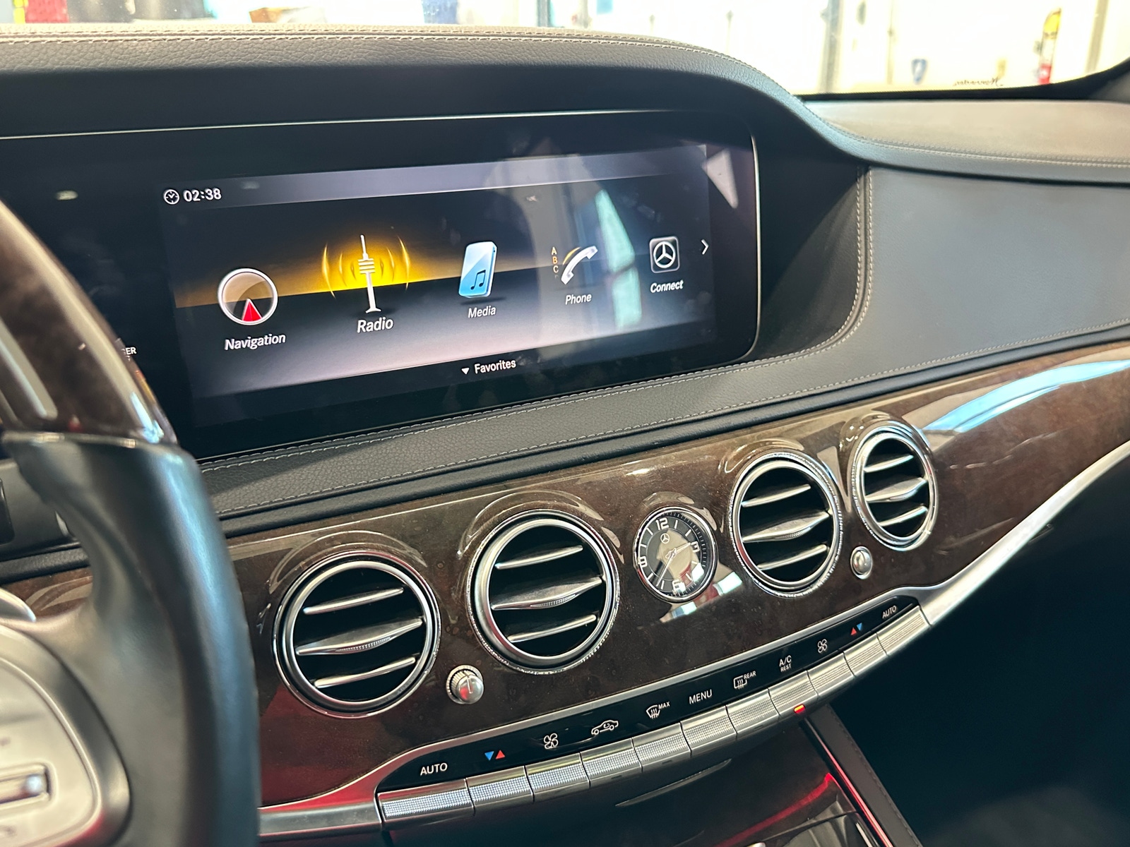 Thumbnail: 2018 Mercedes-Benz S-Class - 3