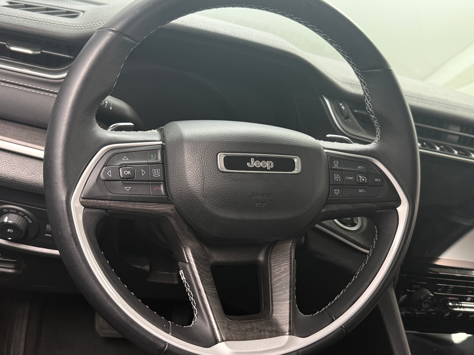 Thumbnail: 2022 Jeep Grand Cherokee - 4