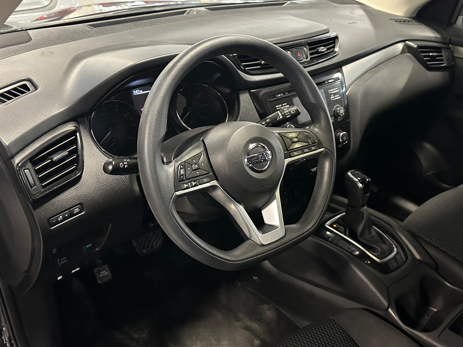 Thumbnail: 2017 Nissan Rogue Sport - 3