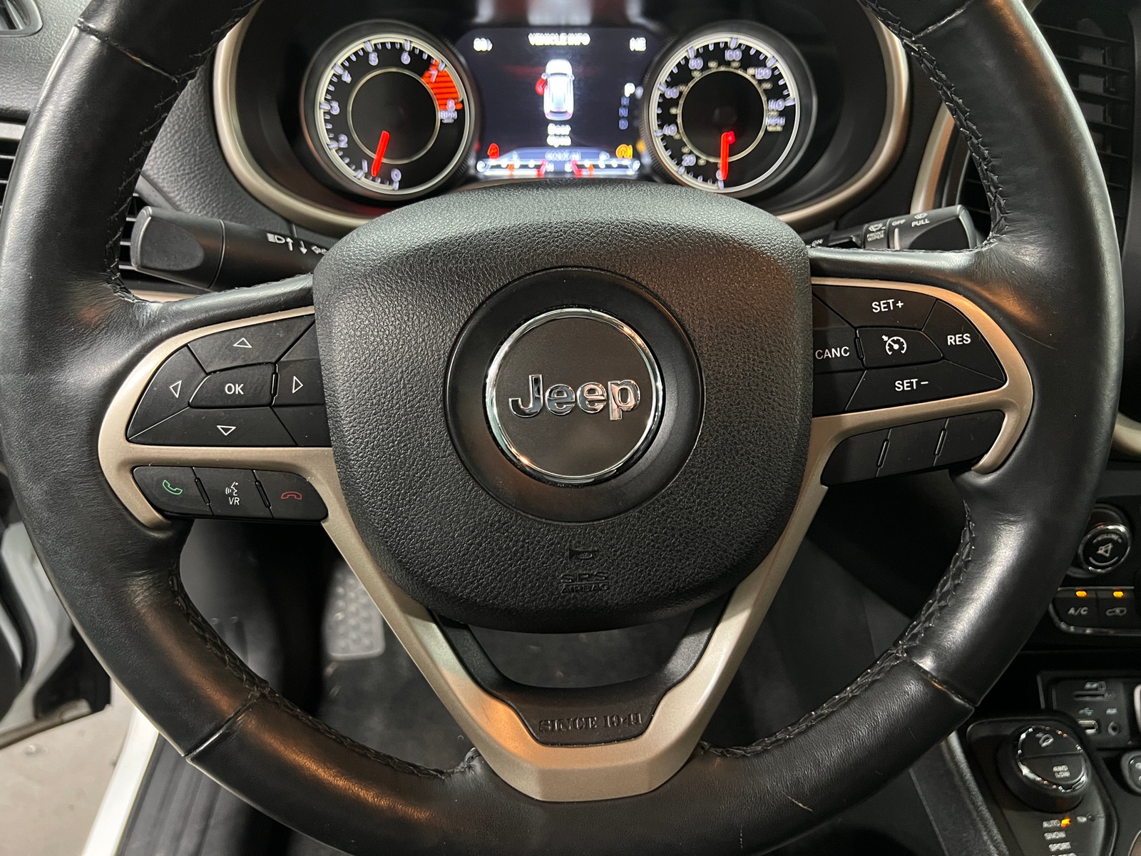 Thumbnail: 2016 Jeep Cherokee - 4