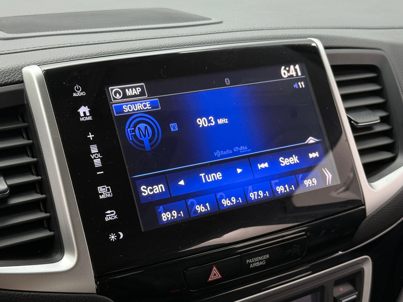 Thumbnail: 2017 Honda Pilot - 3