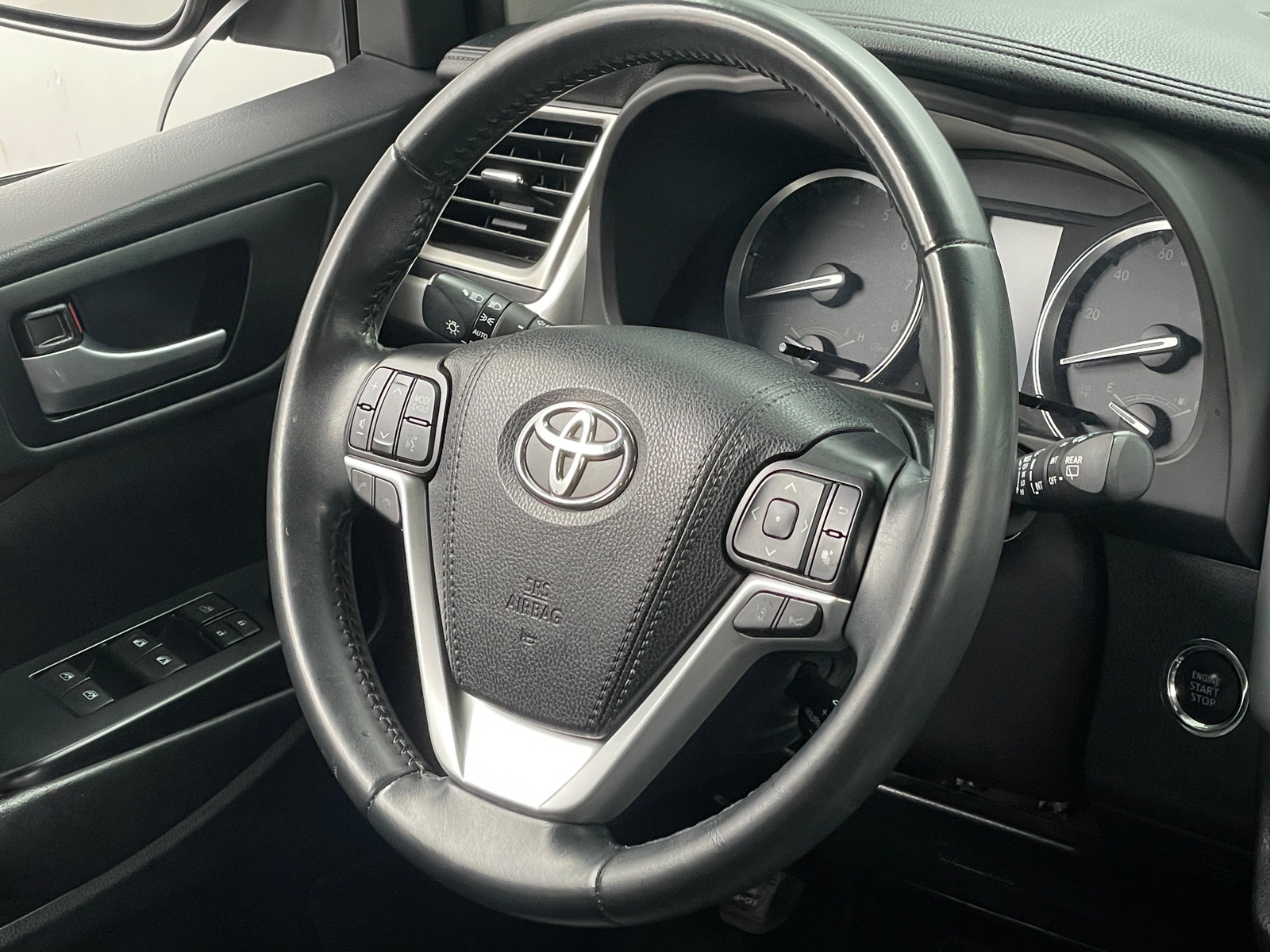 Thumbnail: 2019 Toyota Highlander - 4