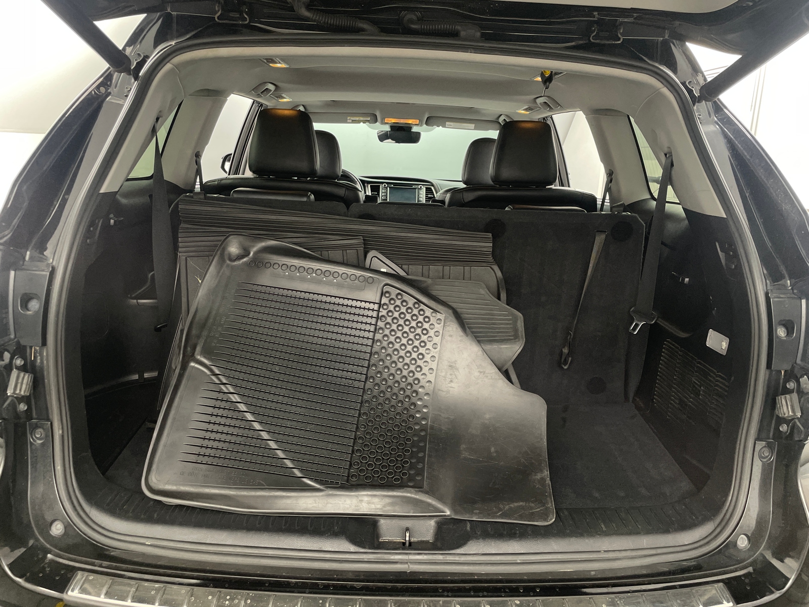 Thumbnail: 2019 Toyota Highlander - 6