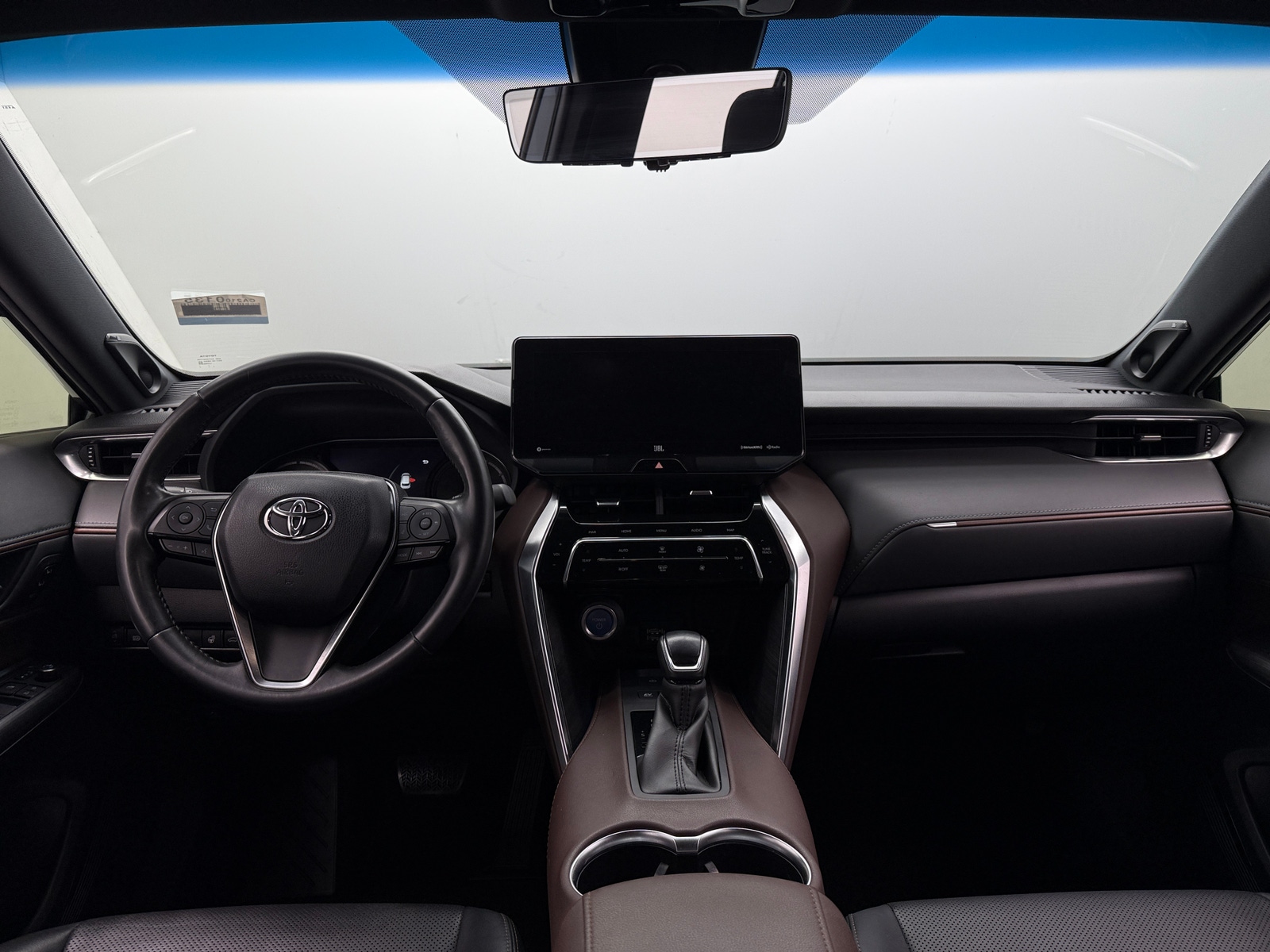 Thumbnail: 2021 Toyota Venza - 3