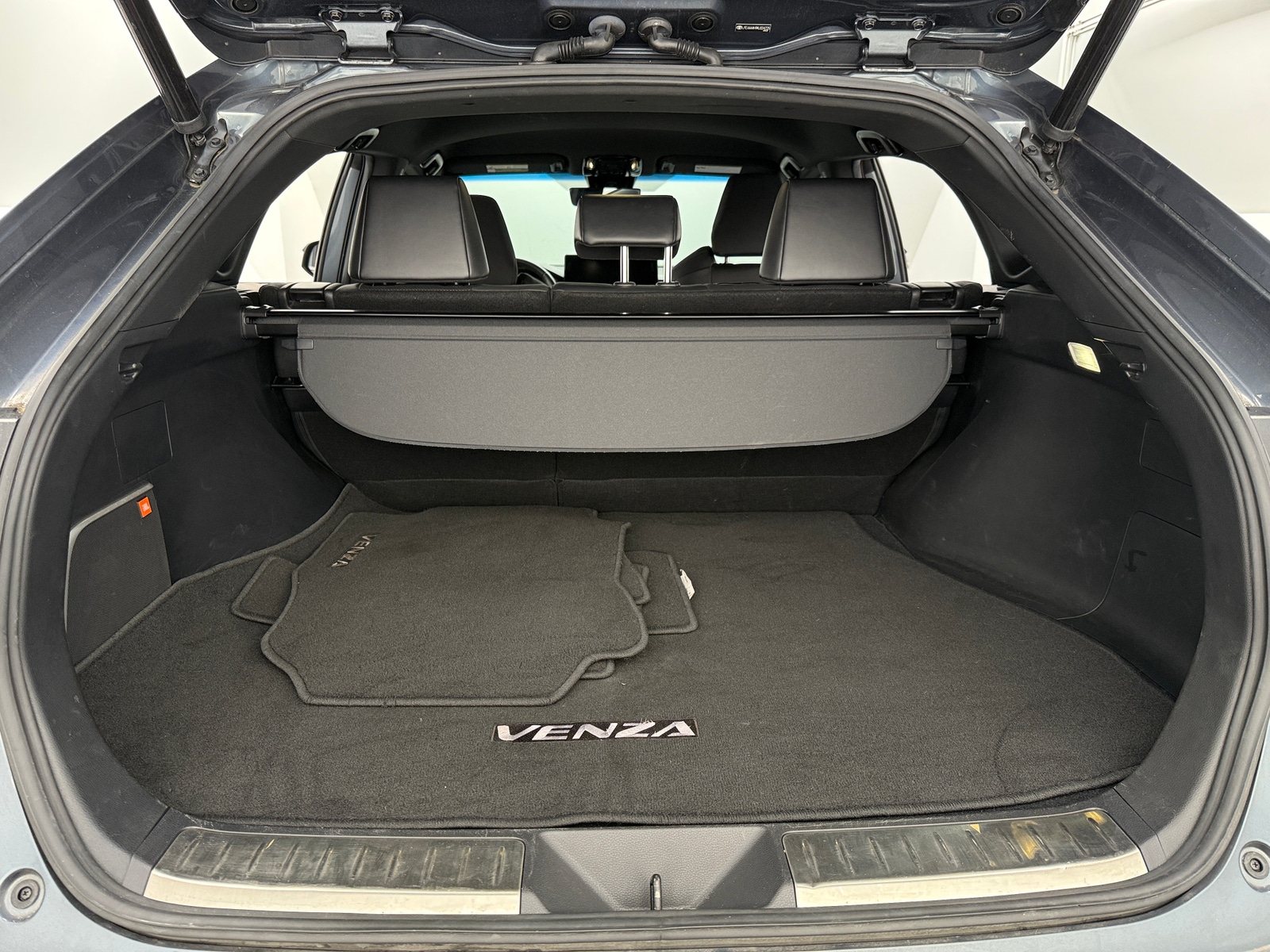 Thumbnail: 2021 Toyota Venza - 7