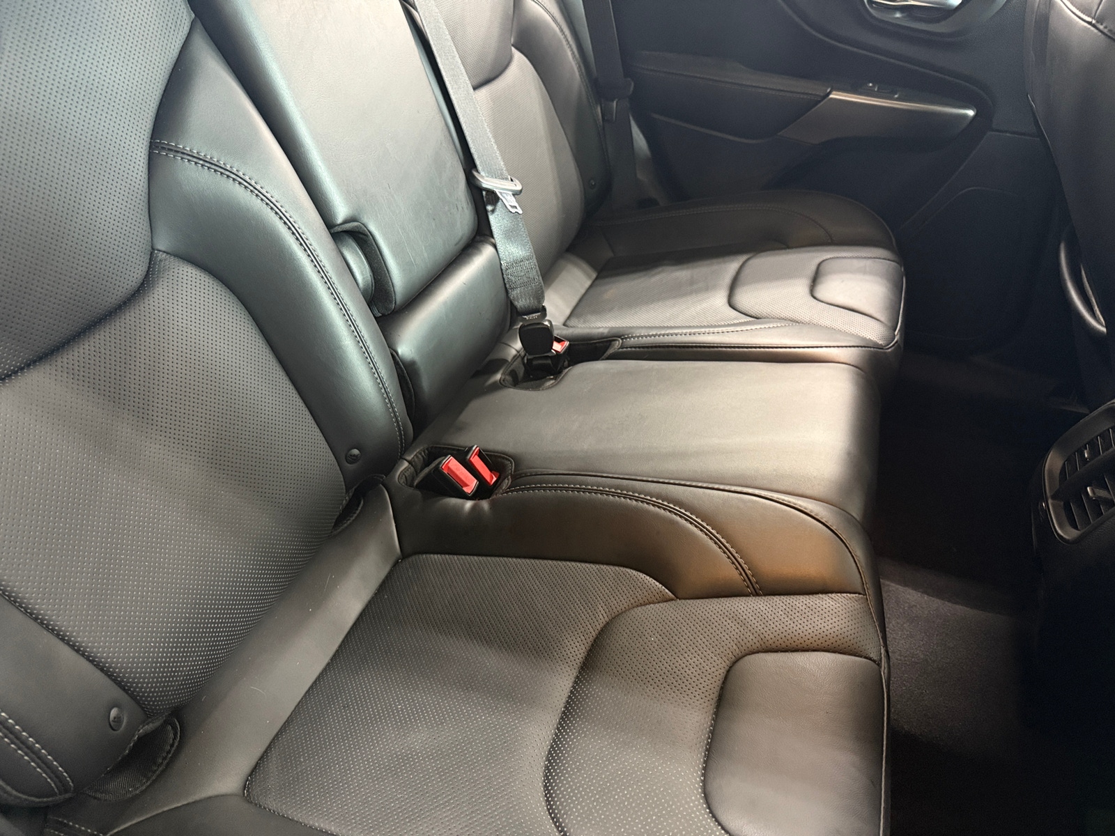 Thumbnail: 2019 Jeep Cherokee - 5