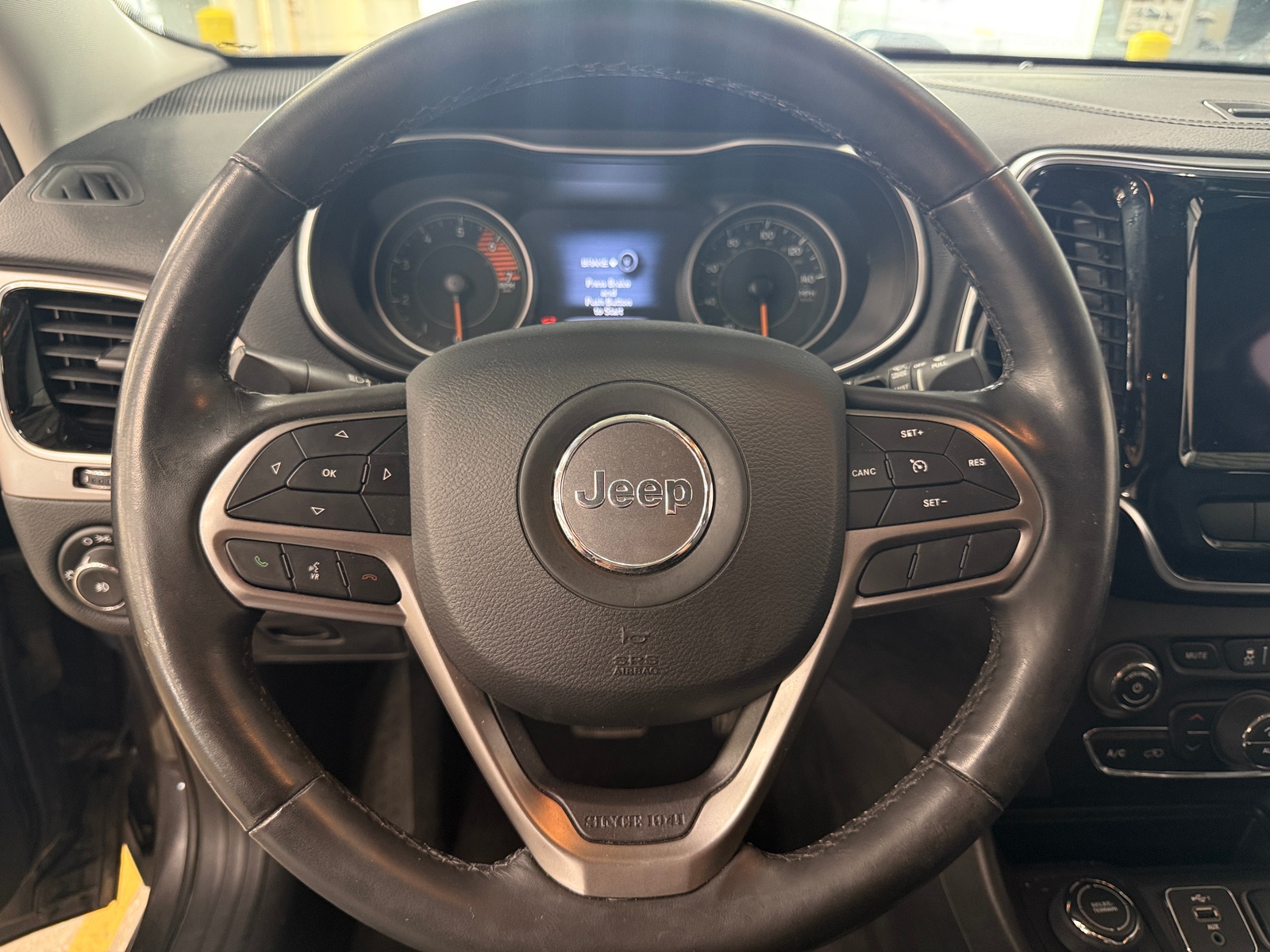 Thumbnail: 2019 Jeep Cherokee - 4