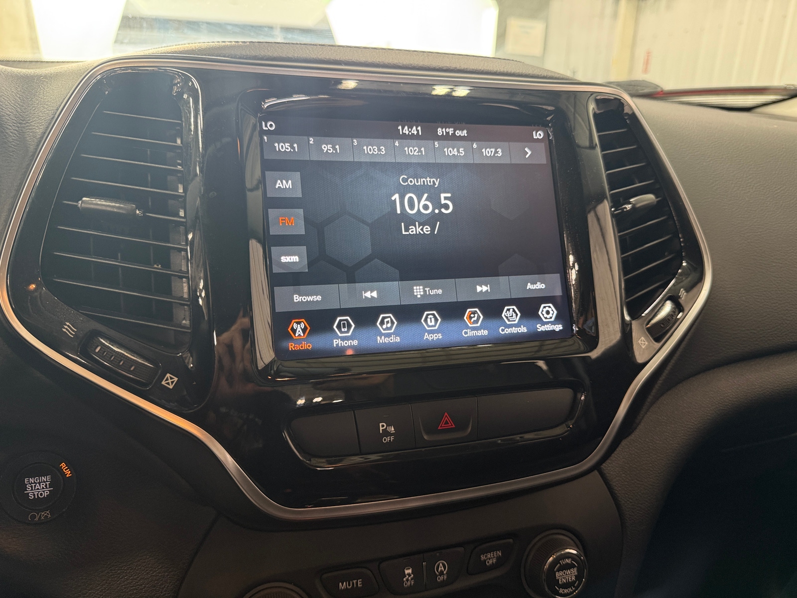 Thumbnail: 2019 Jeep Cherokee - 3