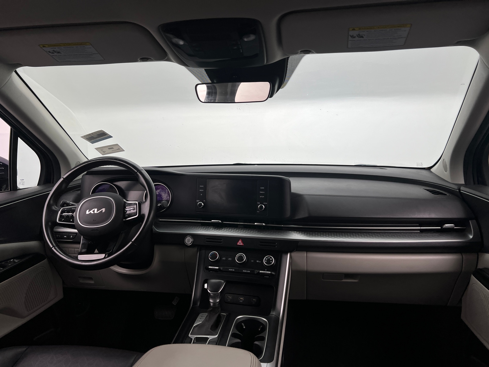 Thumbnail: 2022 Kia Carnival - 3