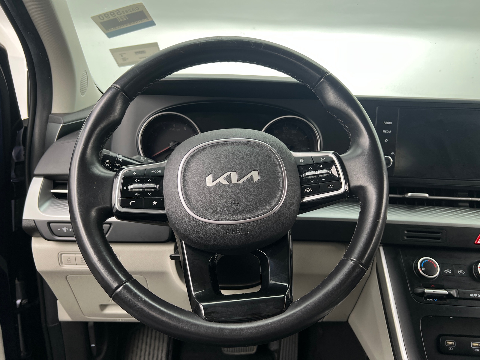 Thumbnail: 2022 Kia Carnival - 5