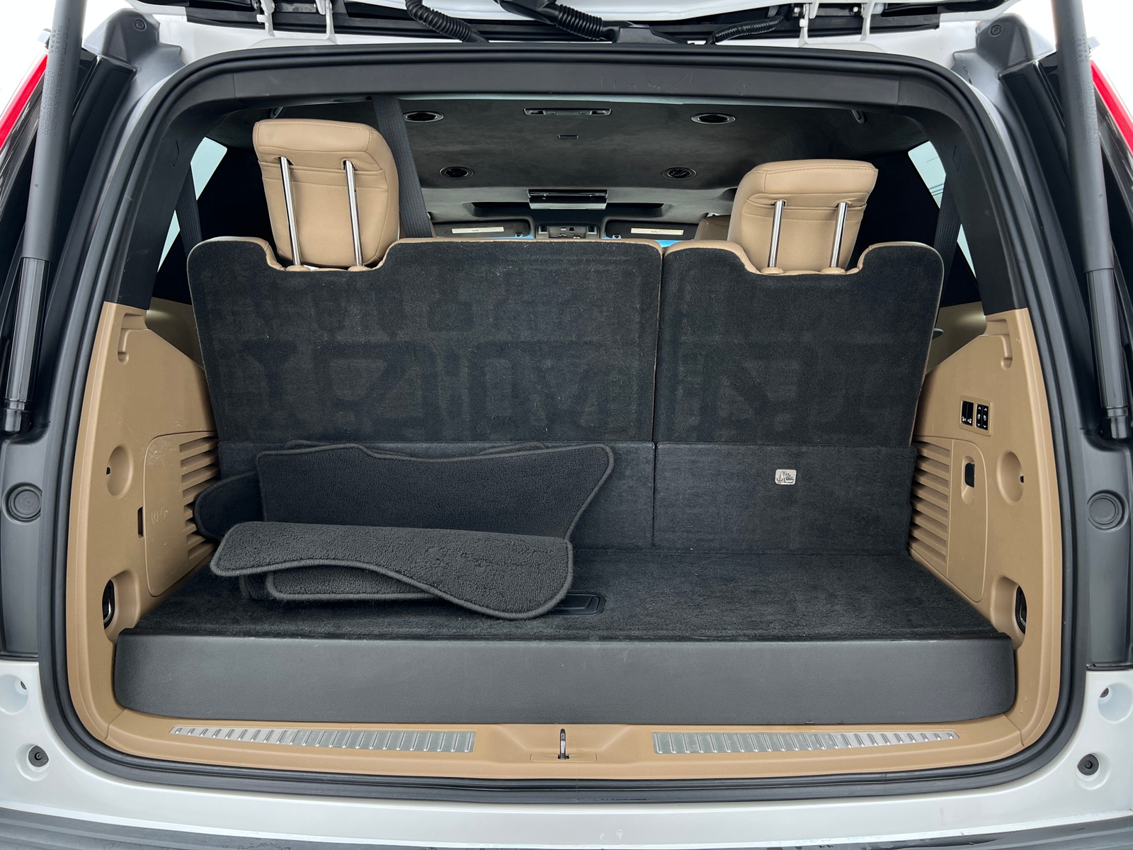 Thumbnail: 2018 Cadillac Escalade - 6