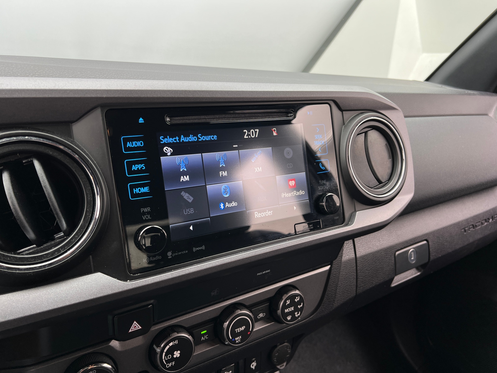 Thumbnail: 2019 Toyota Tacoma - 4