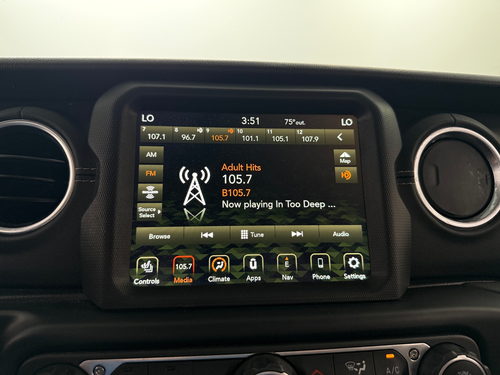 Thumbnail: 2022 Jeep Gladiator - 3