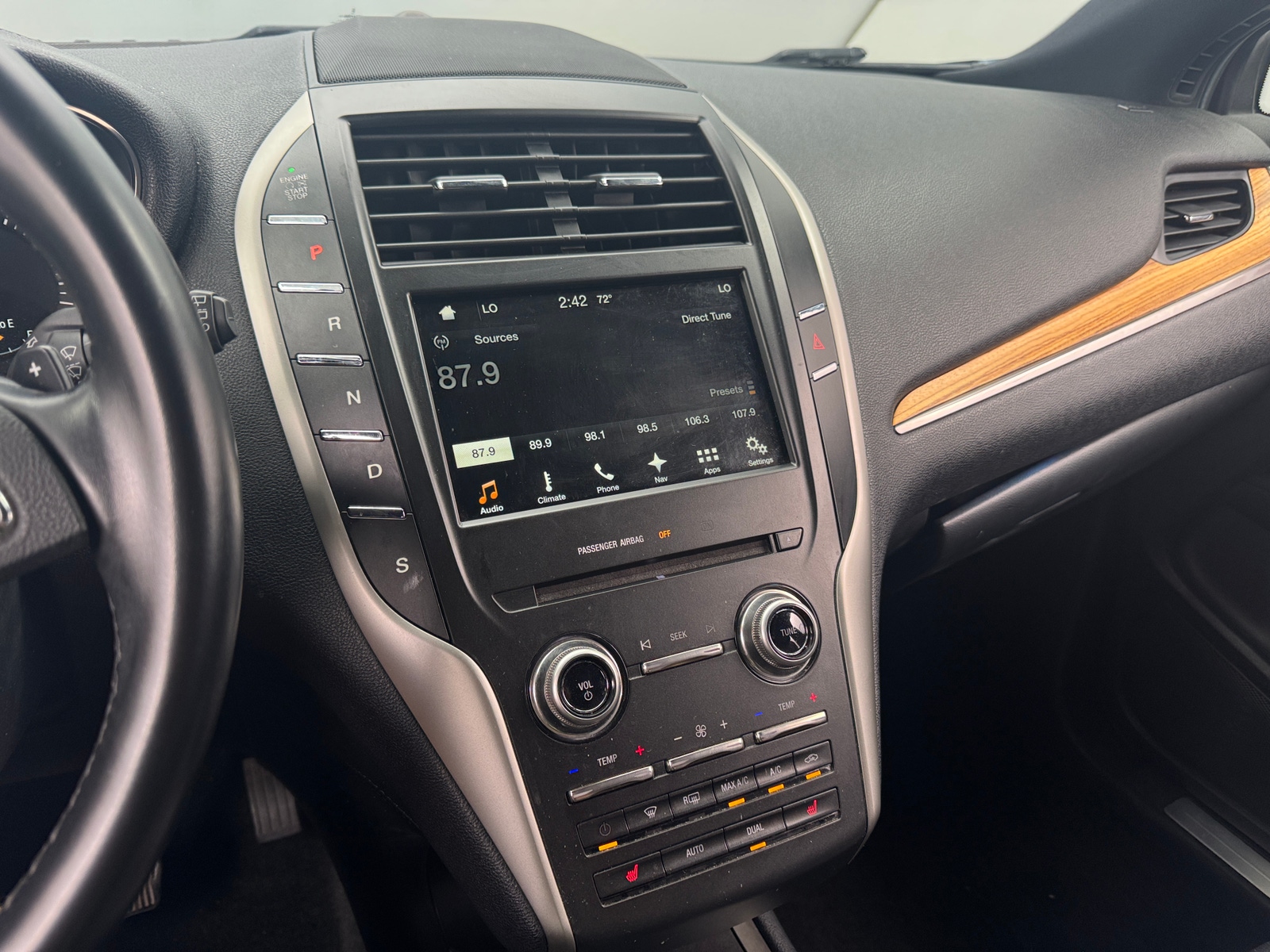 Thumbnail: 2016 Lincoln MKC - 3