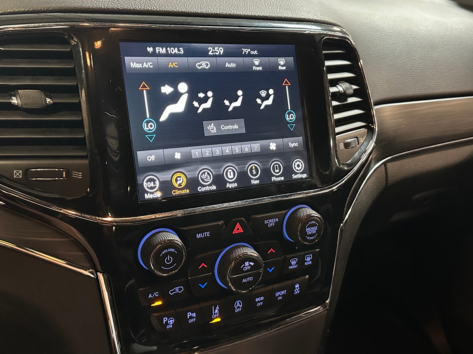 Thumbnail: 2021 Jeep Grand Cherokee - 3