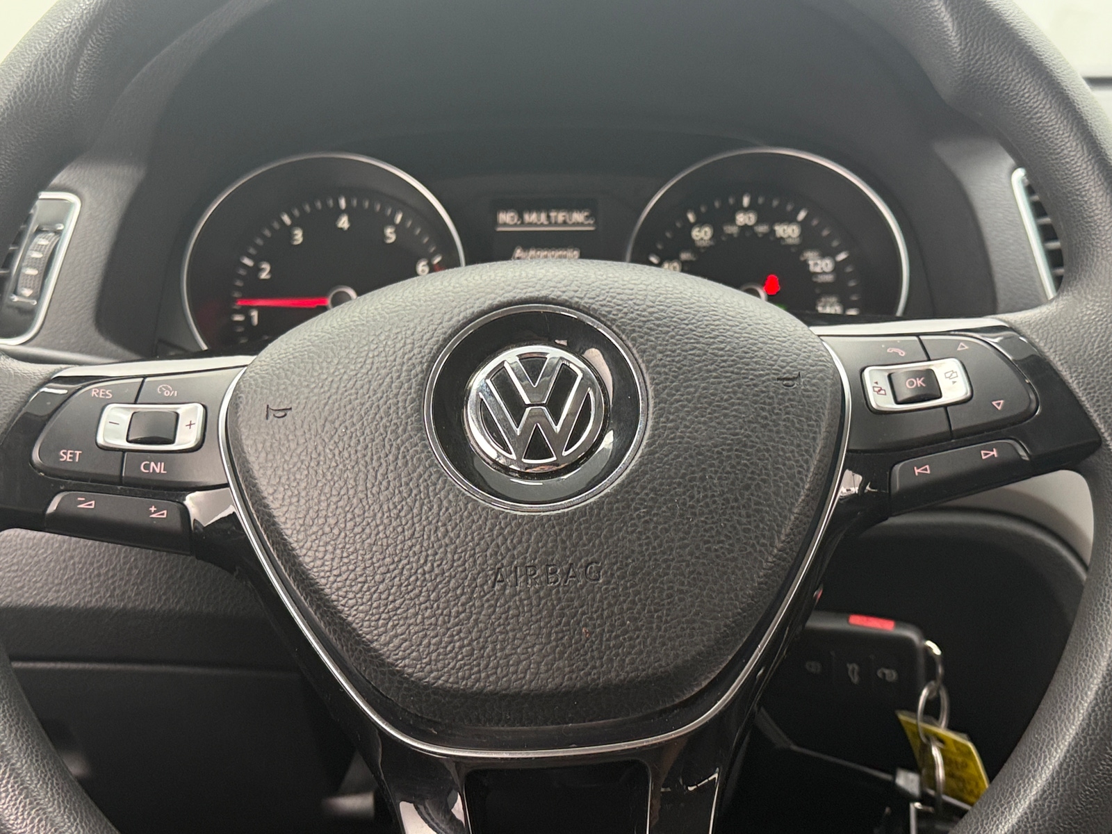 Thumbnail: 2017 Volkswagen Passat - 5