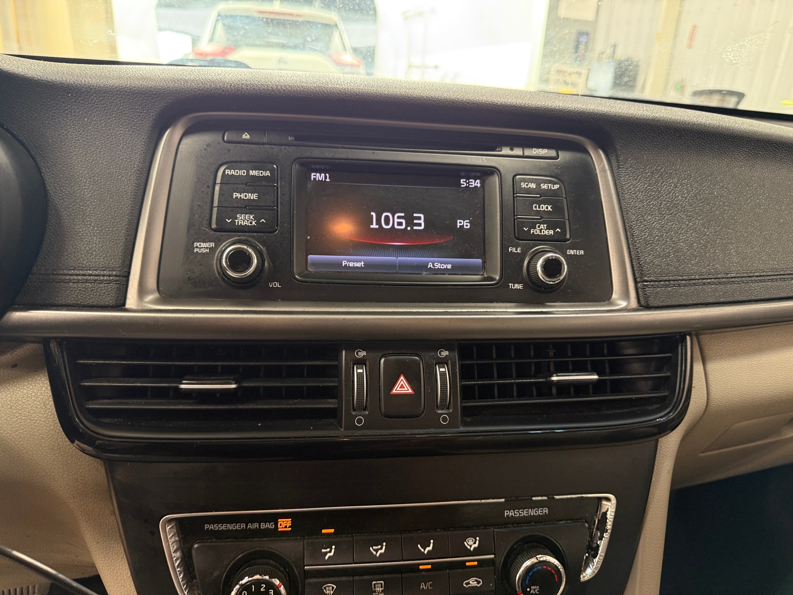Thumbnail: 2016 Kia Optima - 4