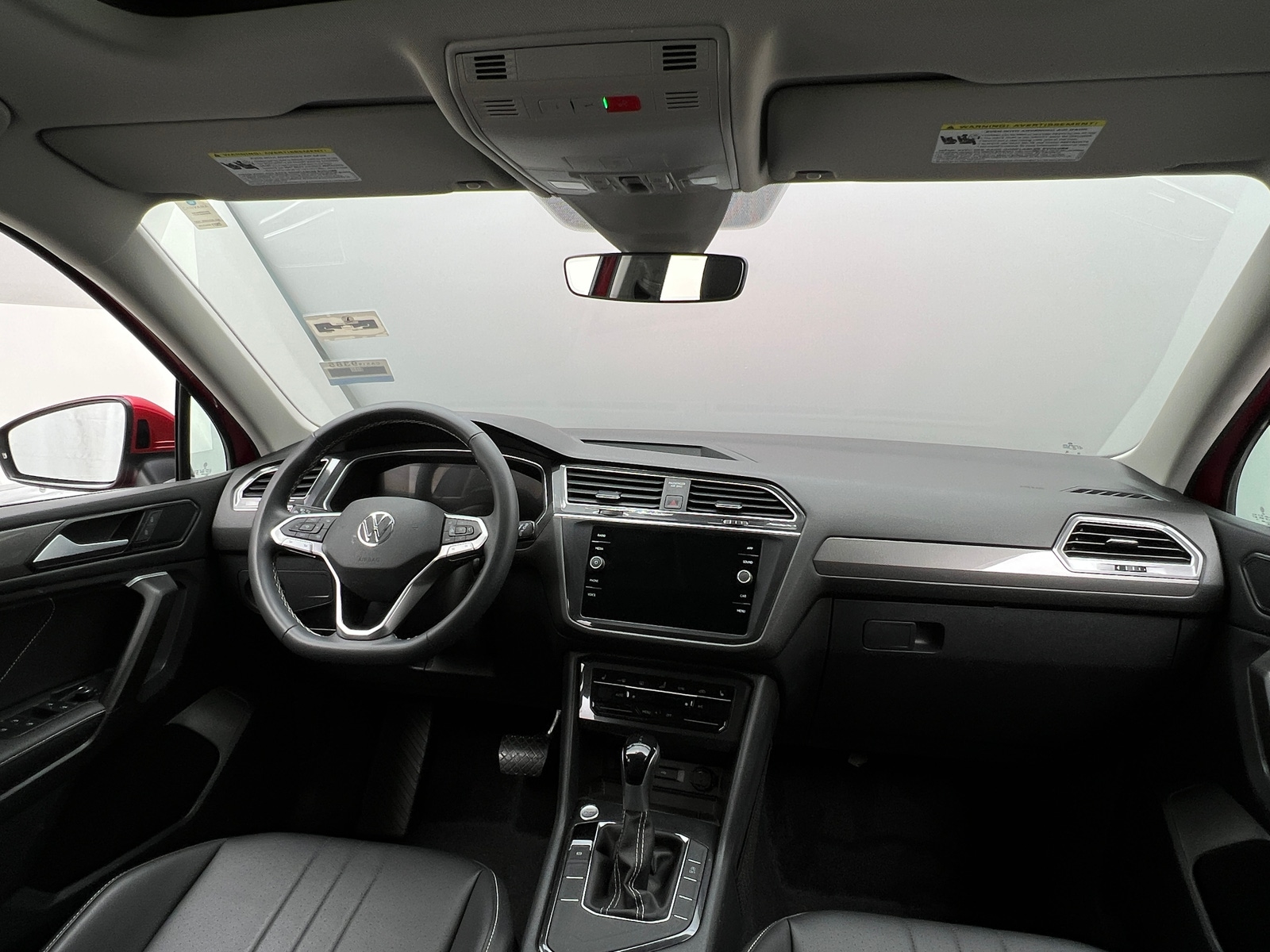 Thumbnail: 2023 Volkswagen Tiguan - 2