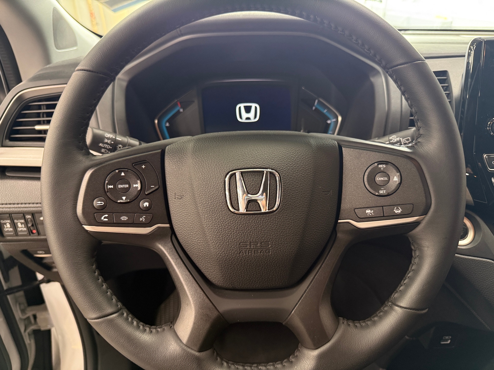 Thumbnail: 2023 Honda Odyssey - 4