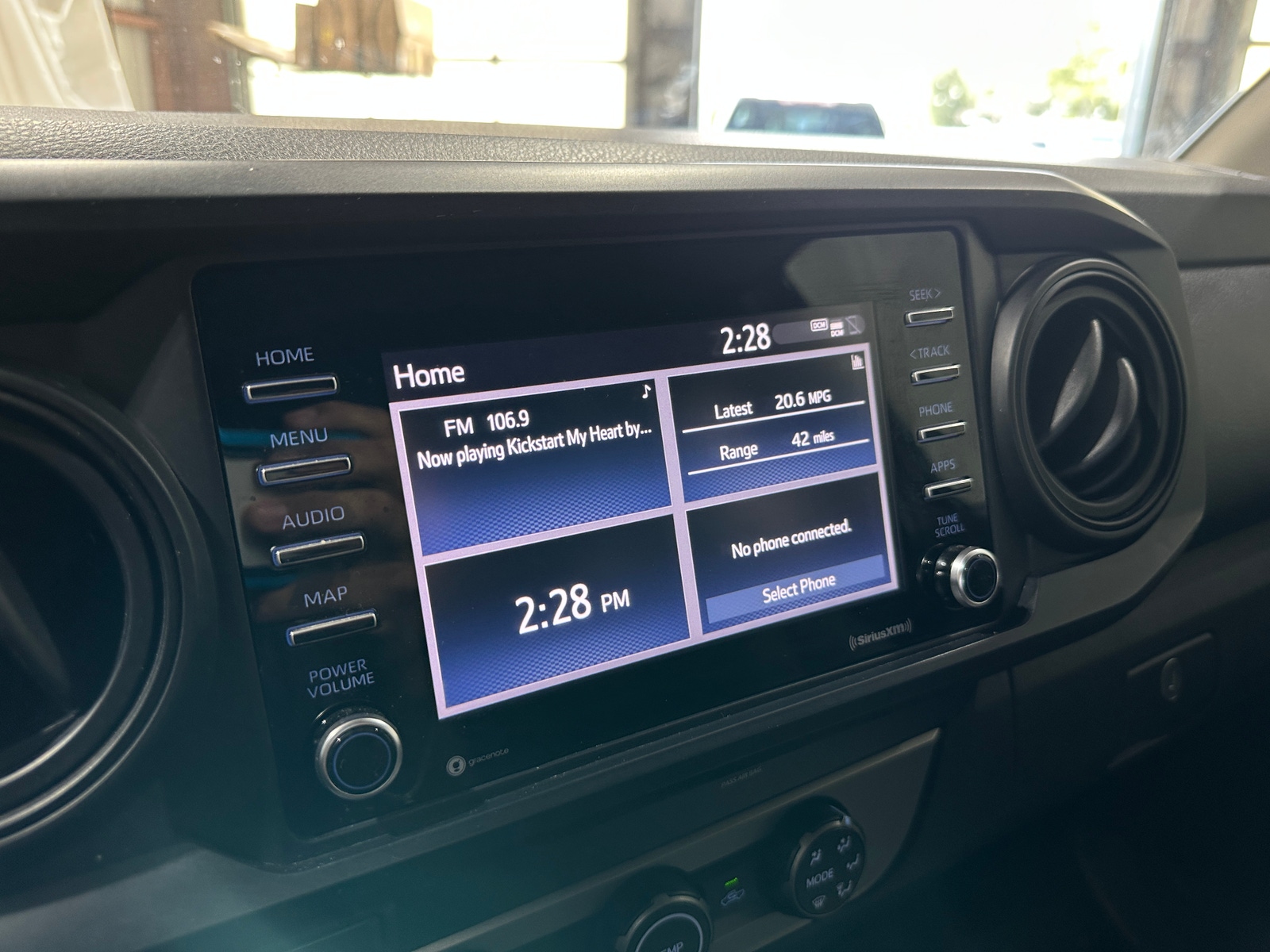 Thumbnail: 2020 Toyota Tacoma - 4