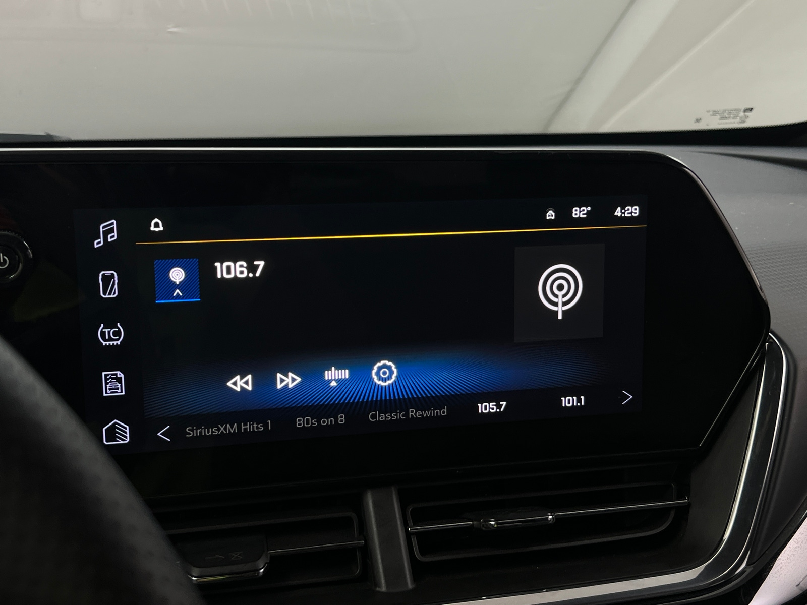 Thumbnail: 2025 Chevrolet Trax - 3