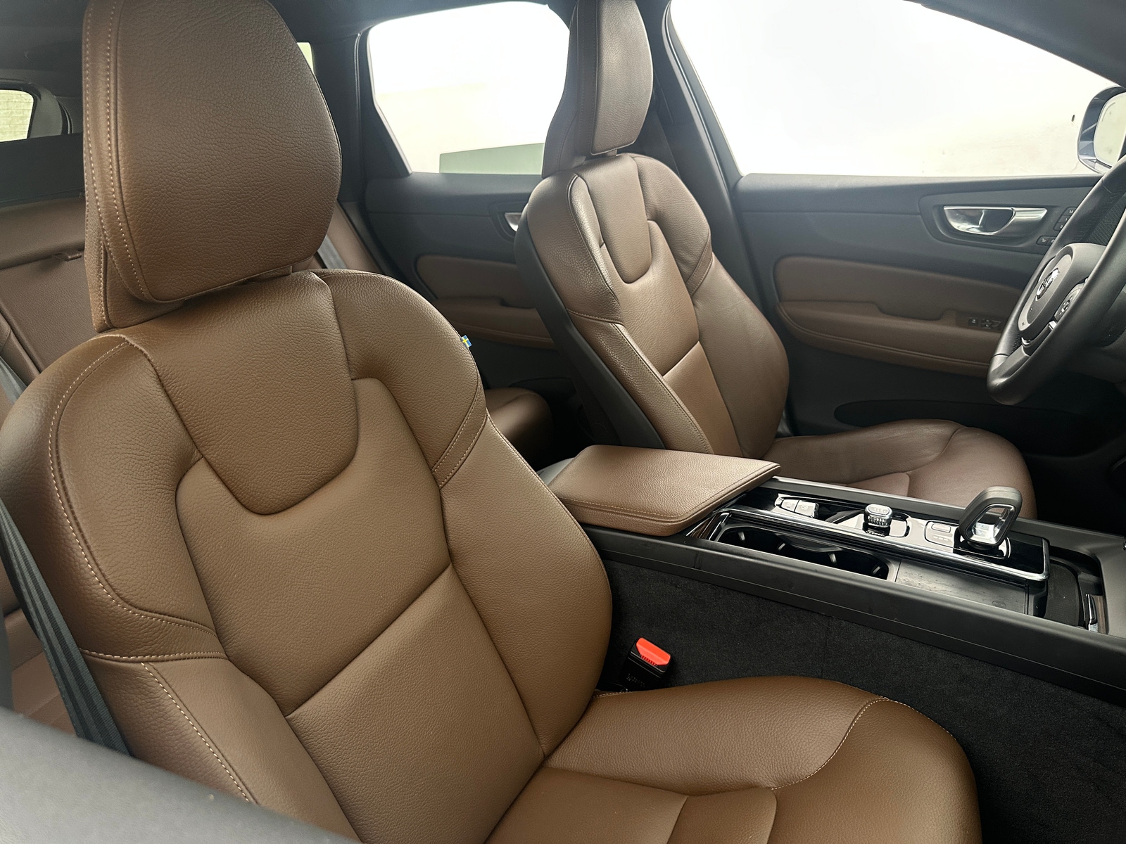 Thumbnail: 2022 Volvo XC60 - 2