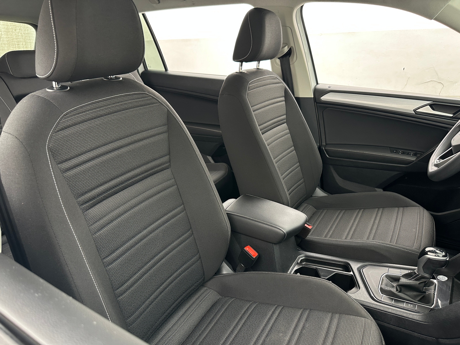 Thumbnail: 2022 Volkswagen Tiguan - 2