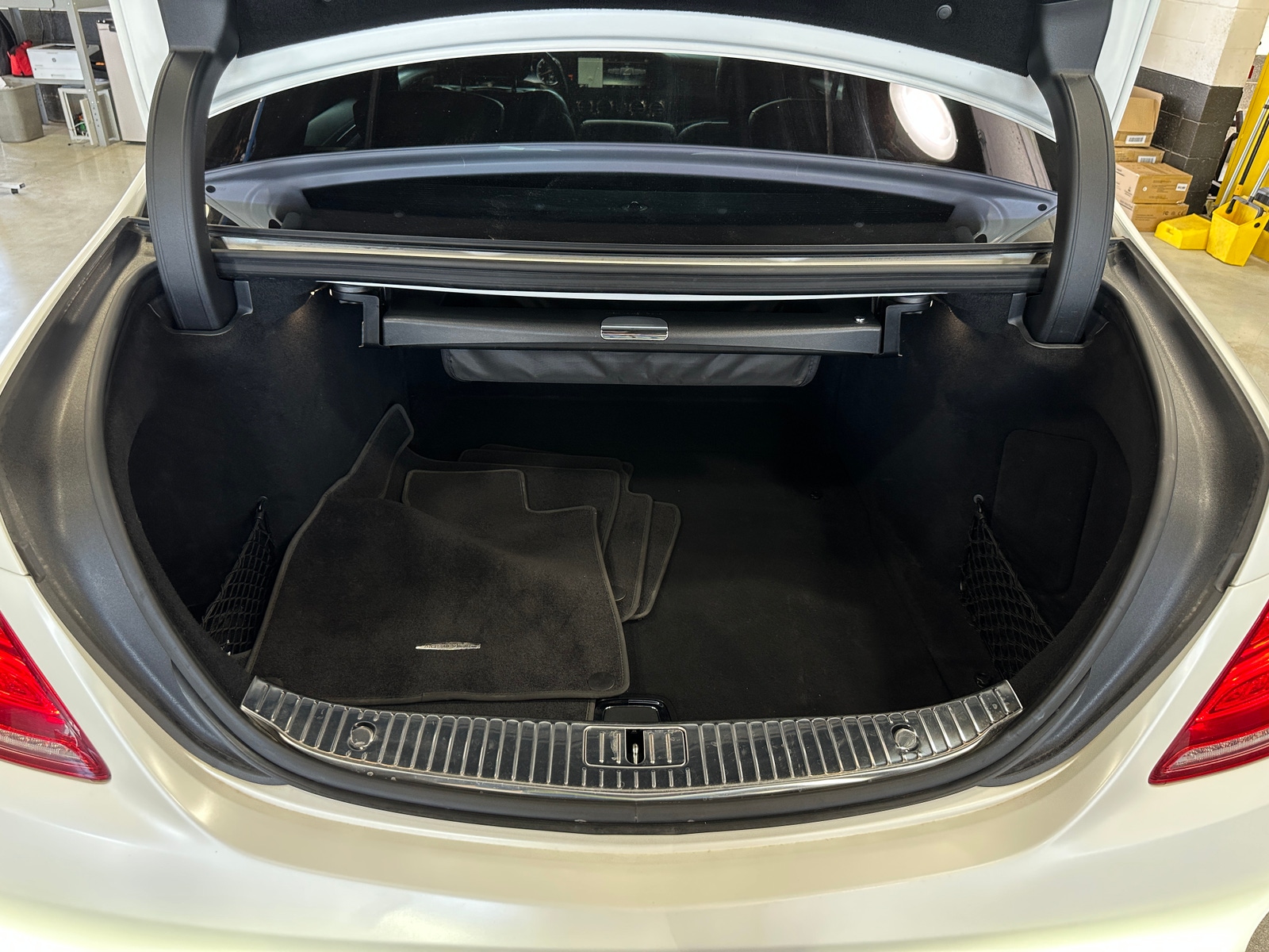 Thumbnail: 2016 Mercedes-Benz S-Class - 6