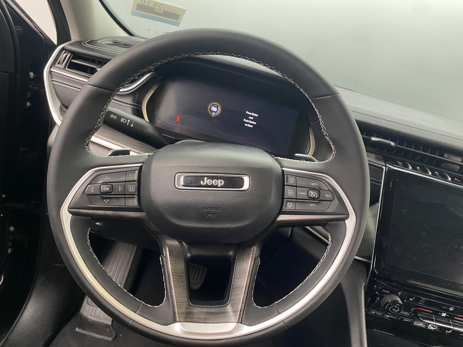 Thumbnail: 2023 Jeep Grand Cherokee - 4