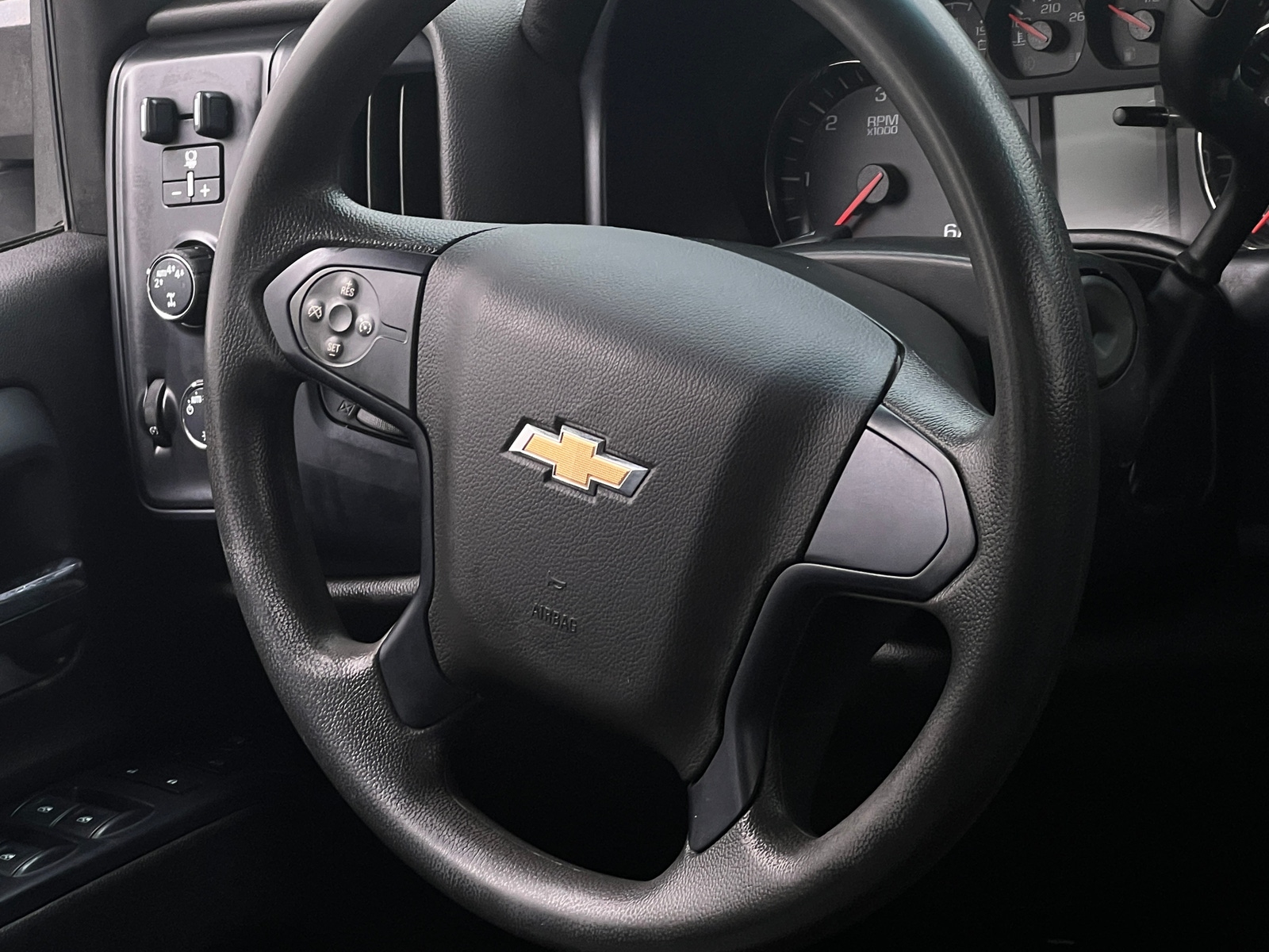 Thumbnail: 2018 Chevrolet Silverado 1500 - 5