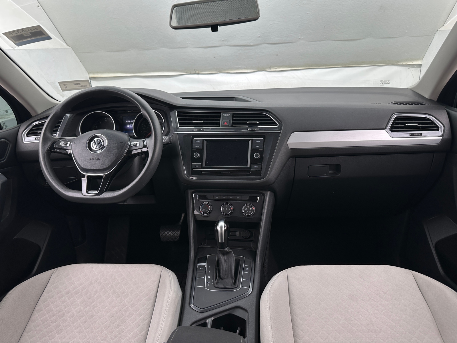 Thumbnail: 2020 Volkswagen Tiguan - 3
