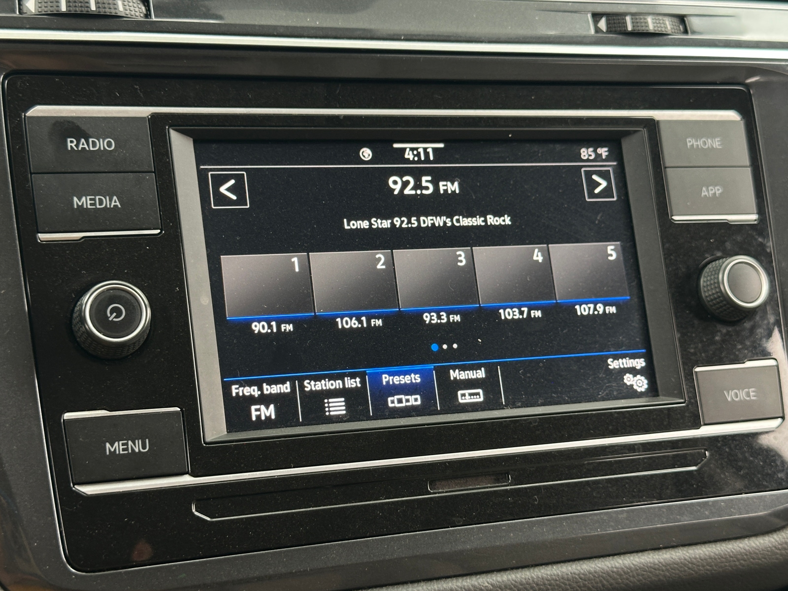 Thumbnail: 2020 Volkswagen Tiguan - 4