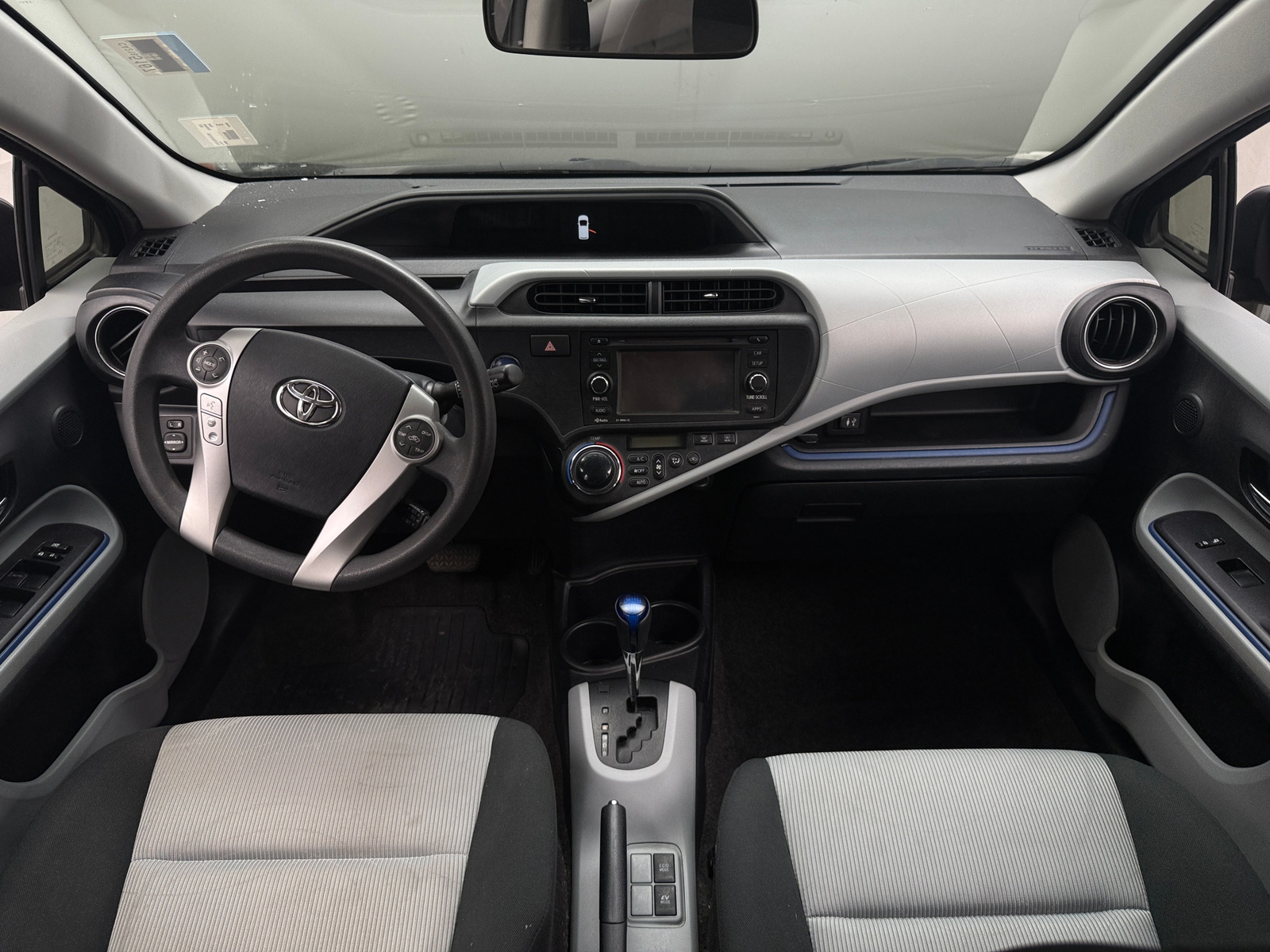 Thumbnail: 2012 Toyota Prius c - 3