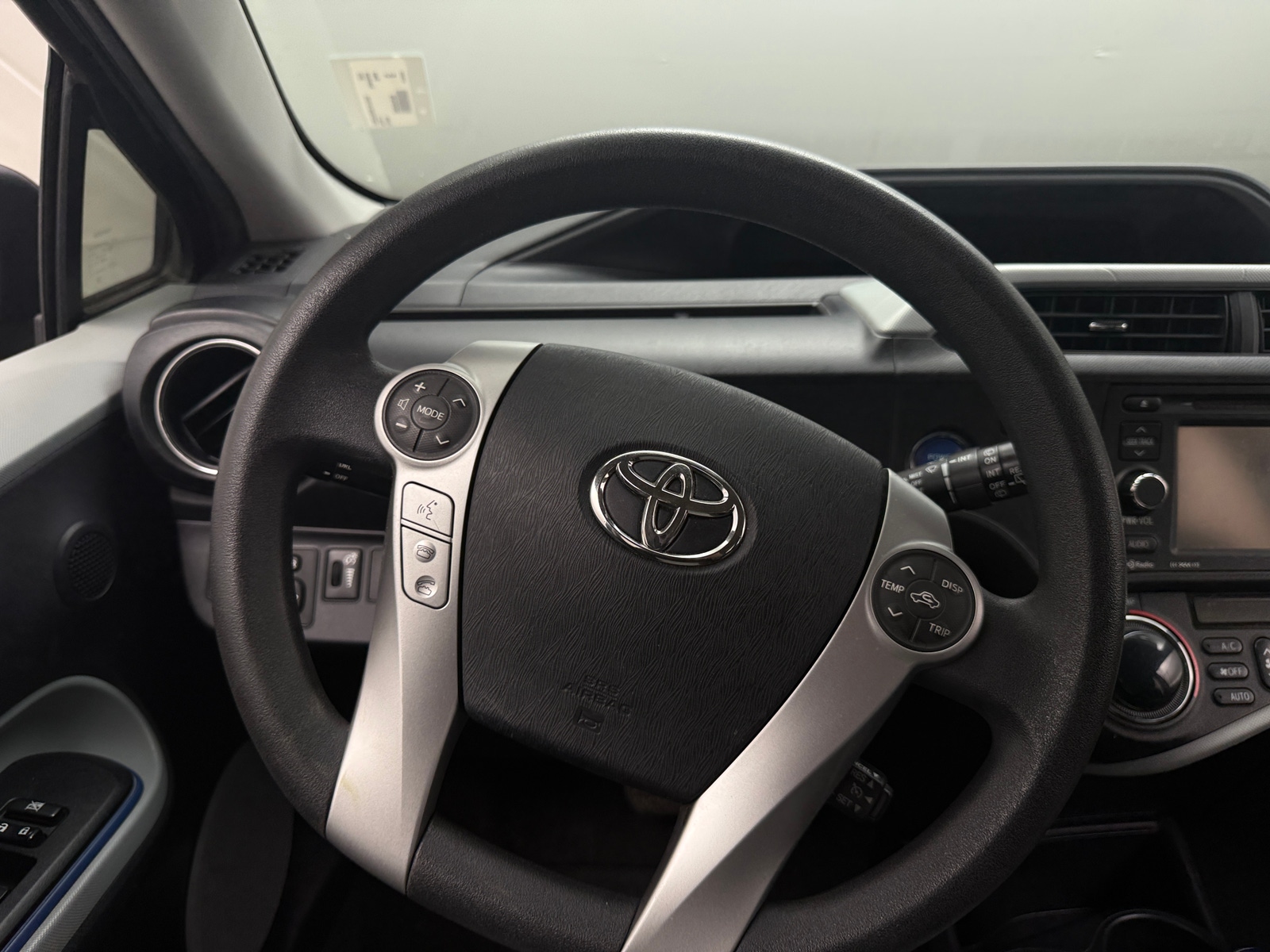 Thumbnail: 2012 Toyota Prius c - 5