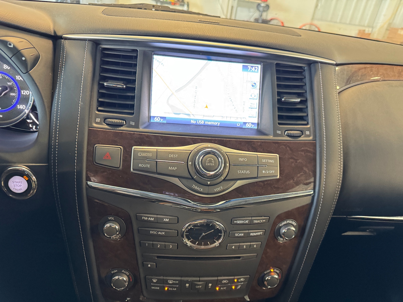 Thumbnail: 2016 INFINITI QX80 - 3
