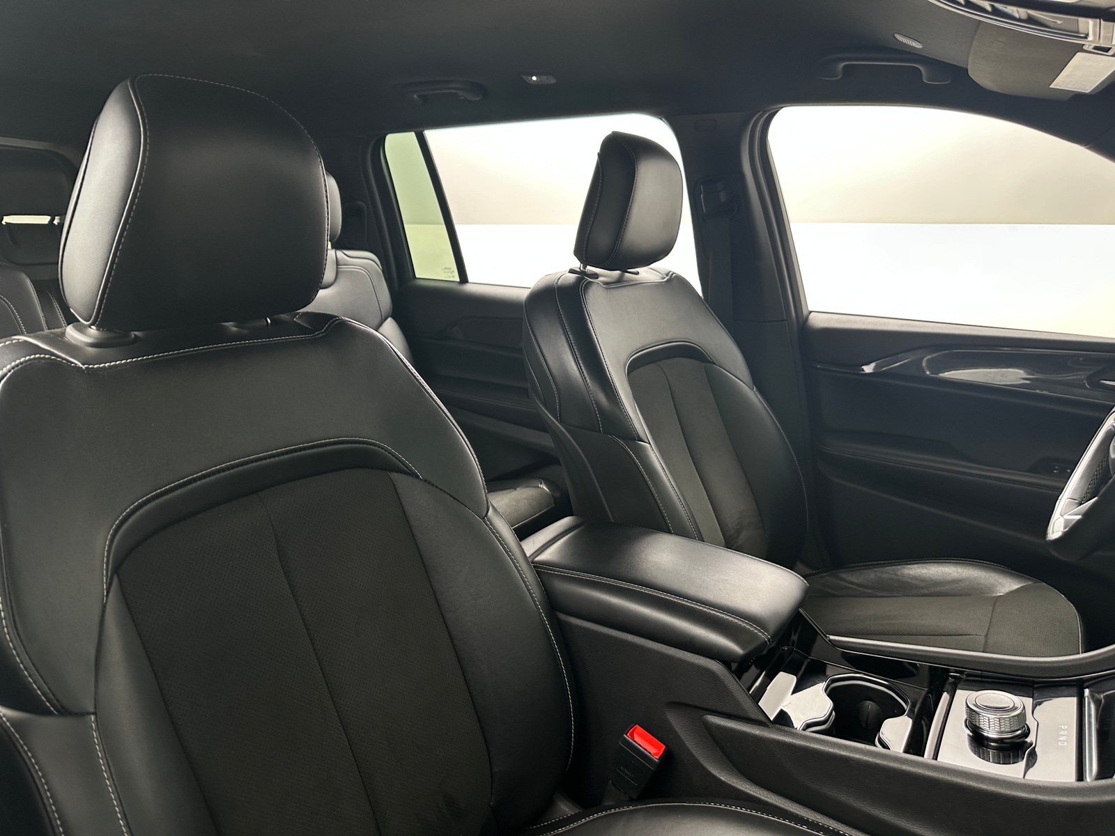 Thumbnail: 2022 Jeep Grand Cherokee L - 2