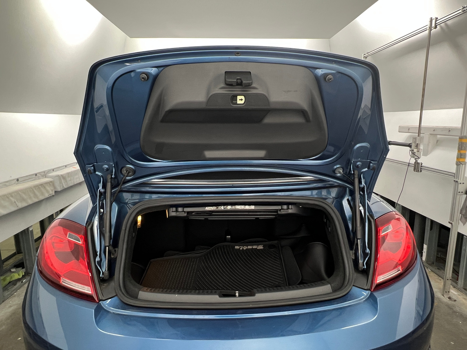 Thumbnail: 2019 Volkswagen Beetle - 6