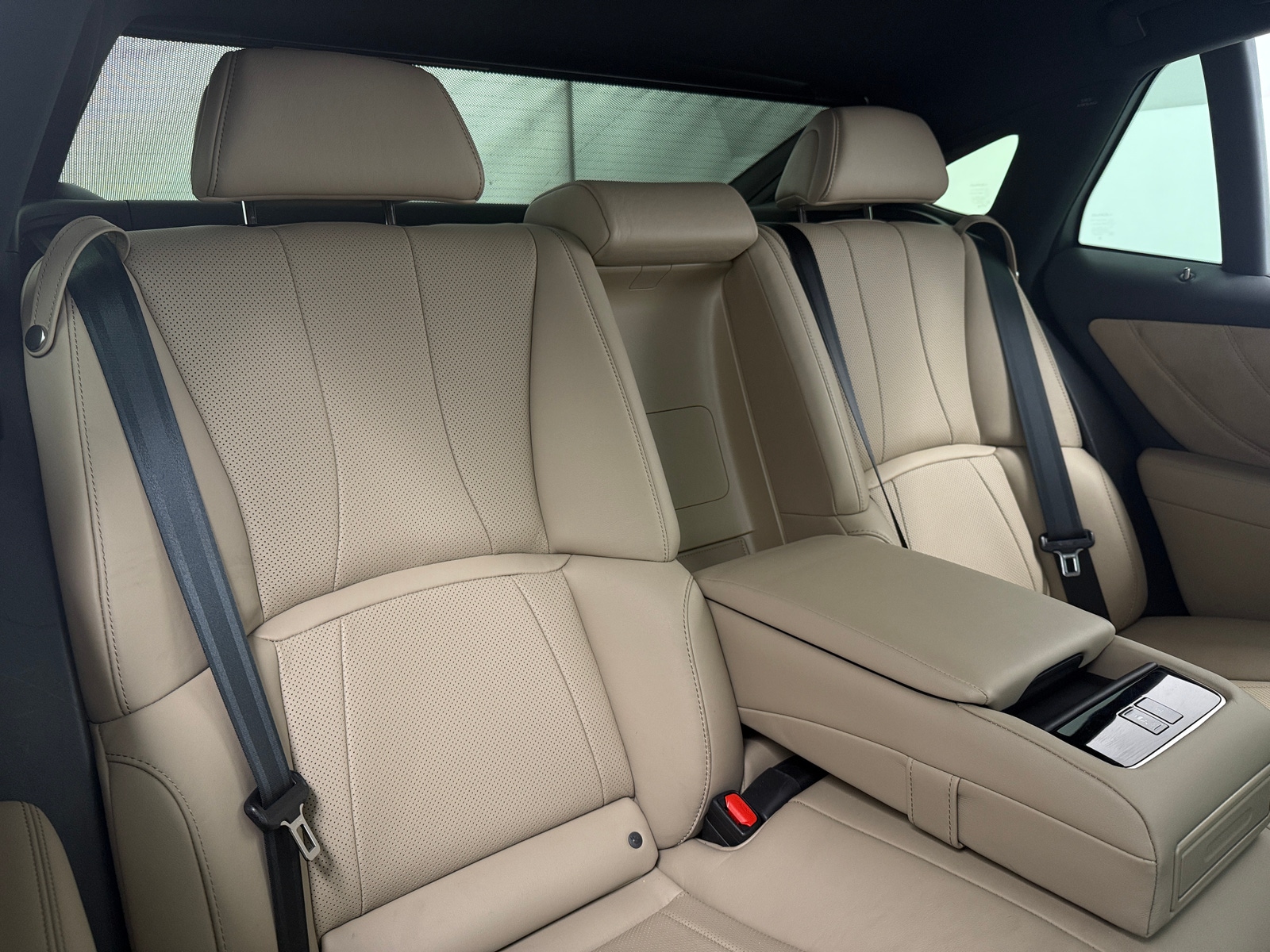 Thumbnail: 2021 Lexus LS - 5