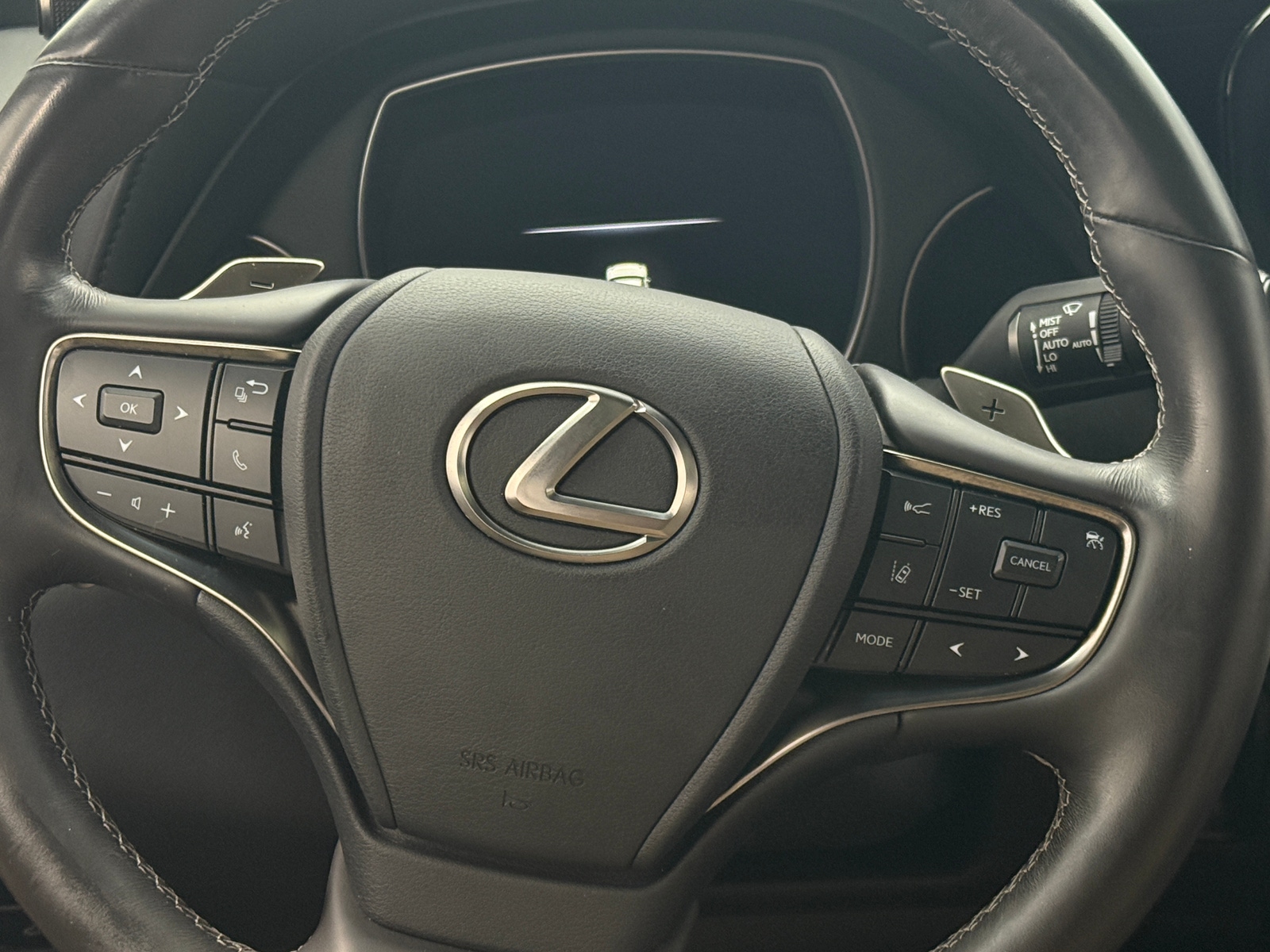 Thumbnail: 2021 Lexus LS - 4