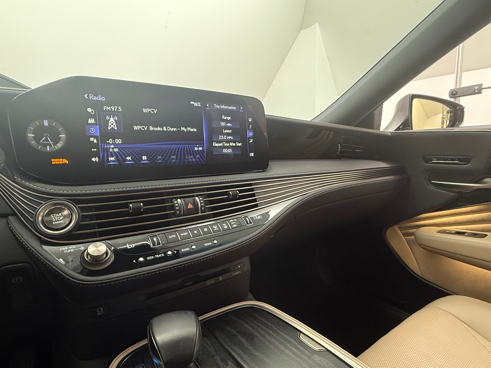Thumbnail: 2021 Lexus LS - 3