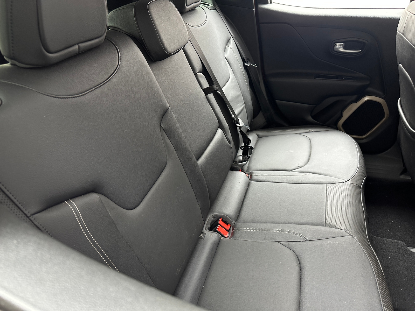 Thumbnail: 2016 Jeep Renegade - 5