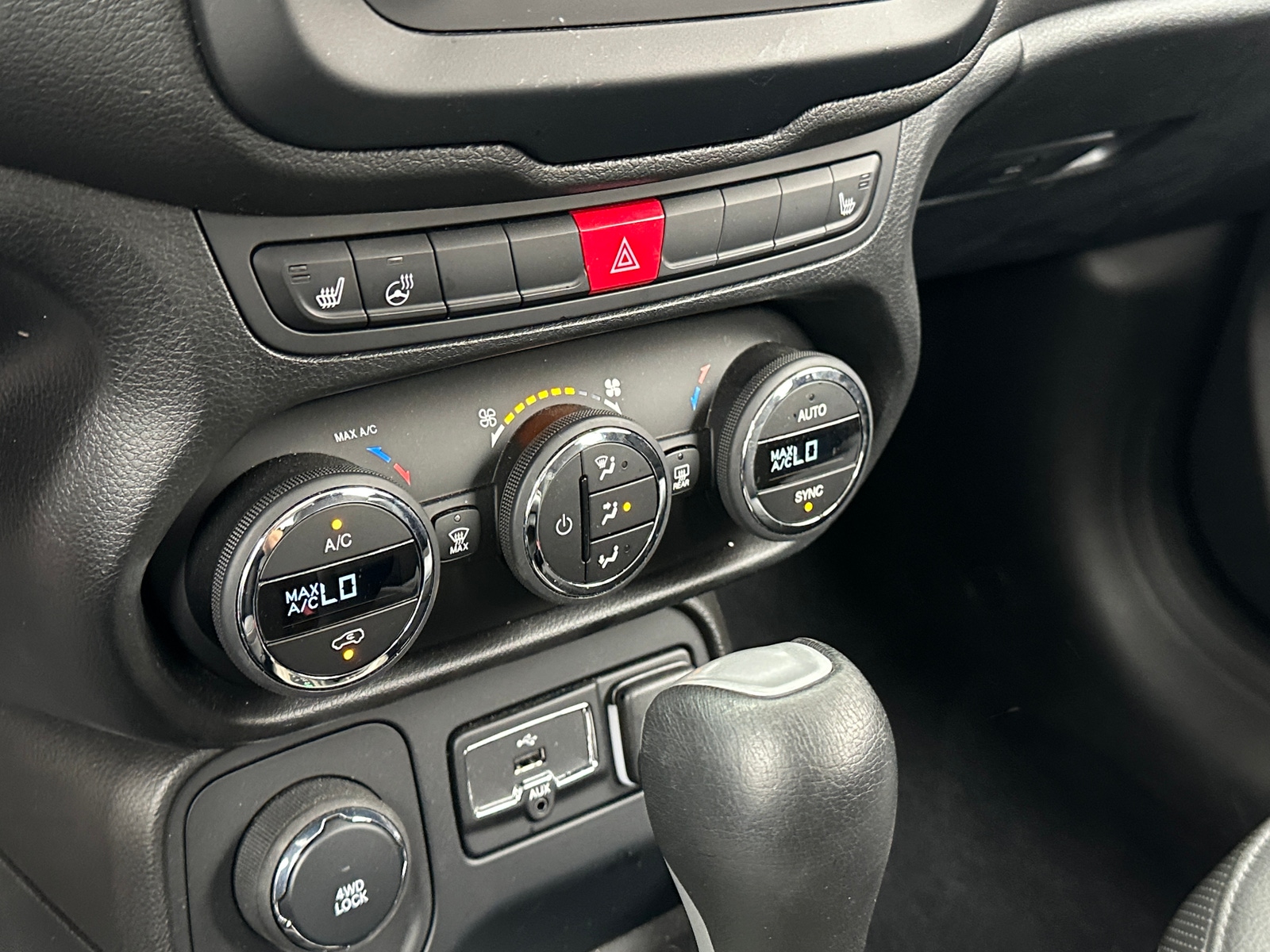Thumbnail: 2016 Jeep Renegade - 3