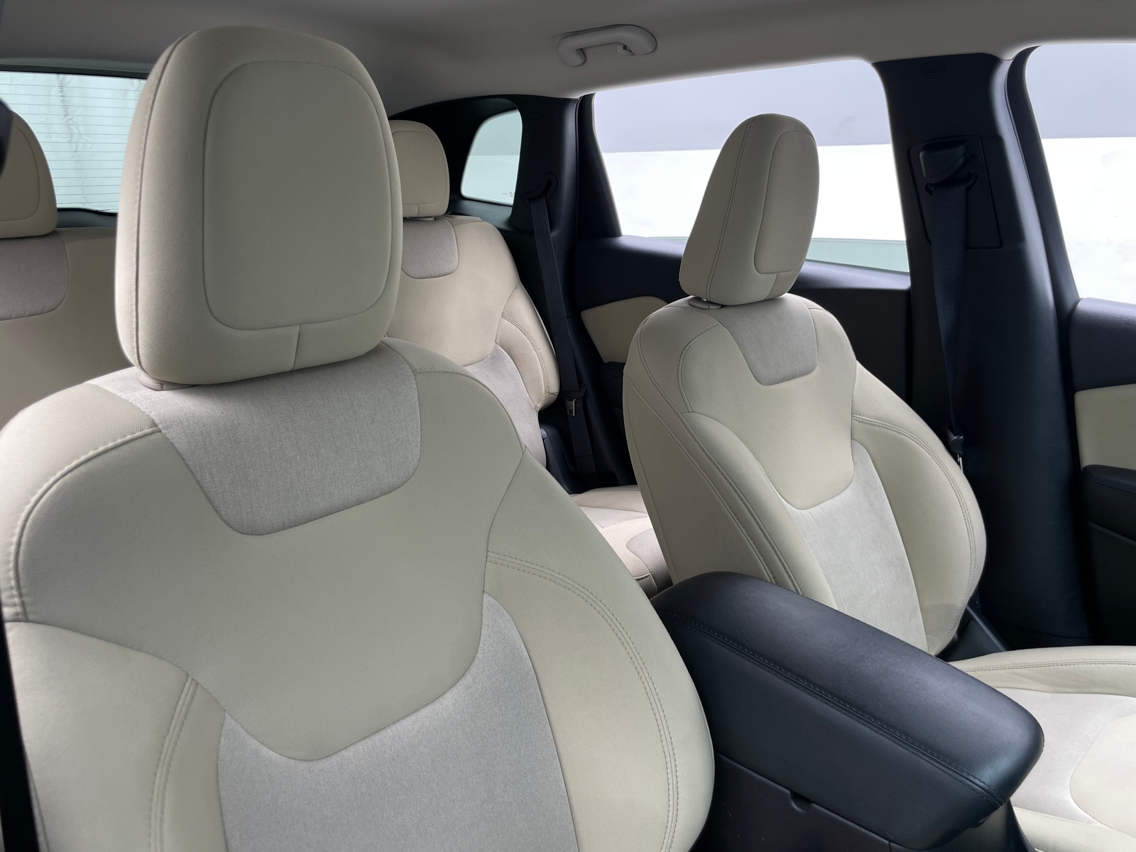 Thumbnail: 2017 Jeep Cherokee - 2