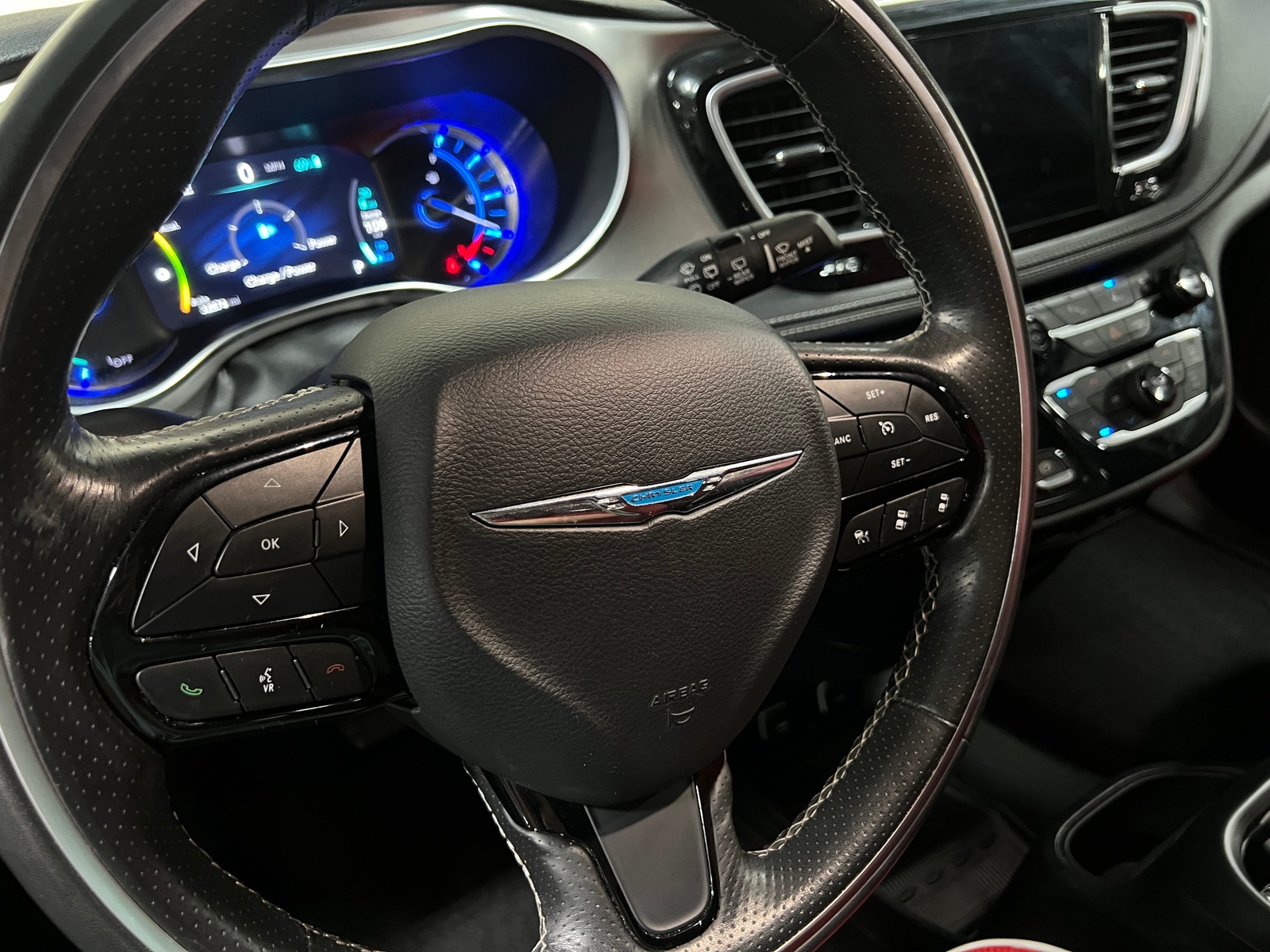 Thumbnail: 2020 Chrysler Pacifica - 4