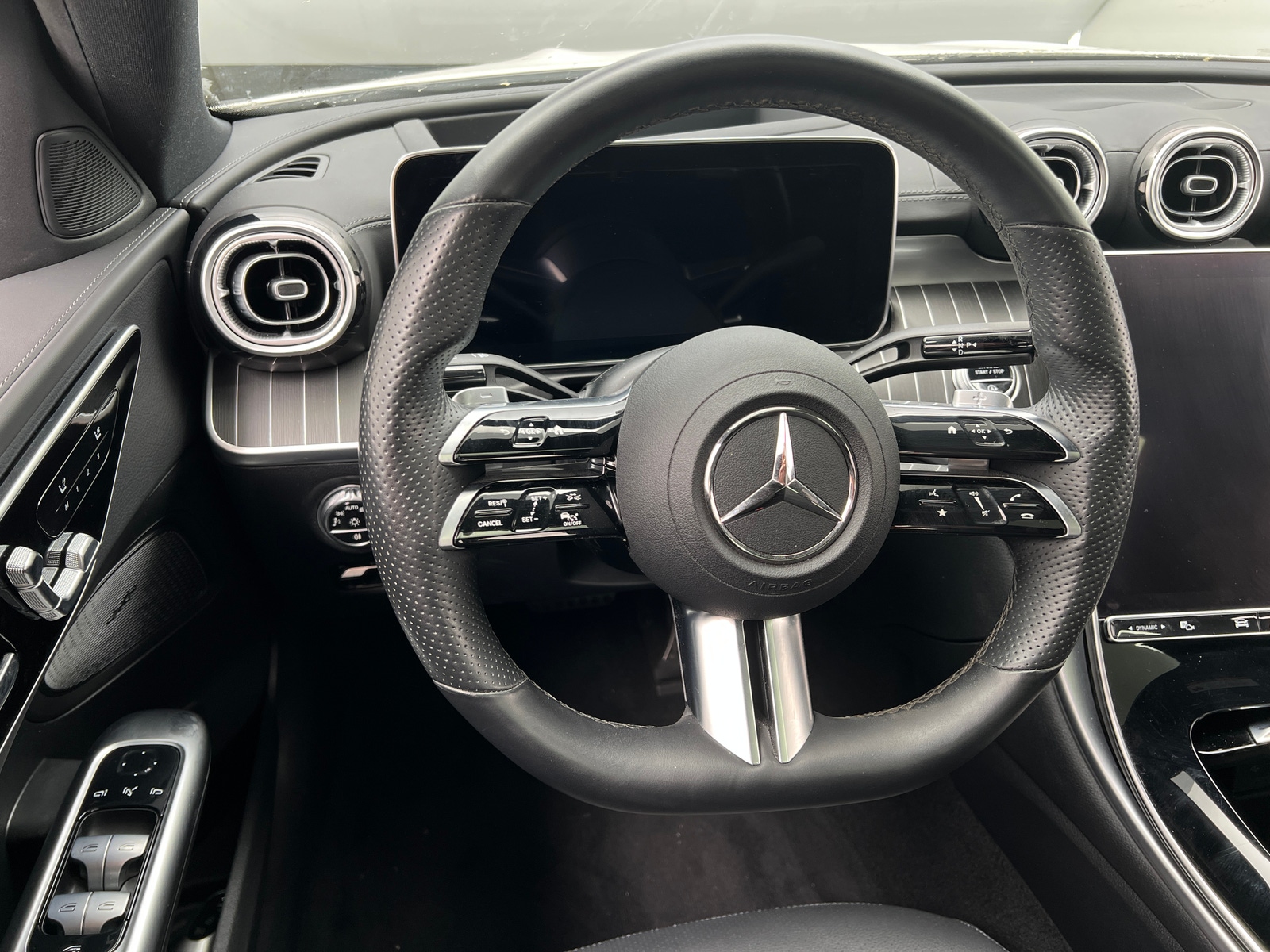 Thumbnail: 2022 Mercedes-Benz C-Class - 4
