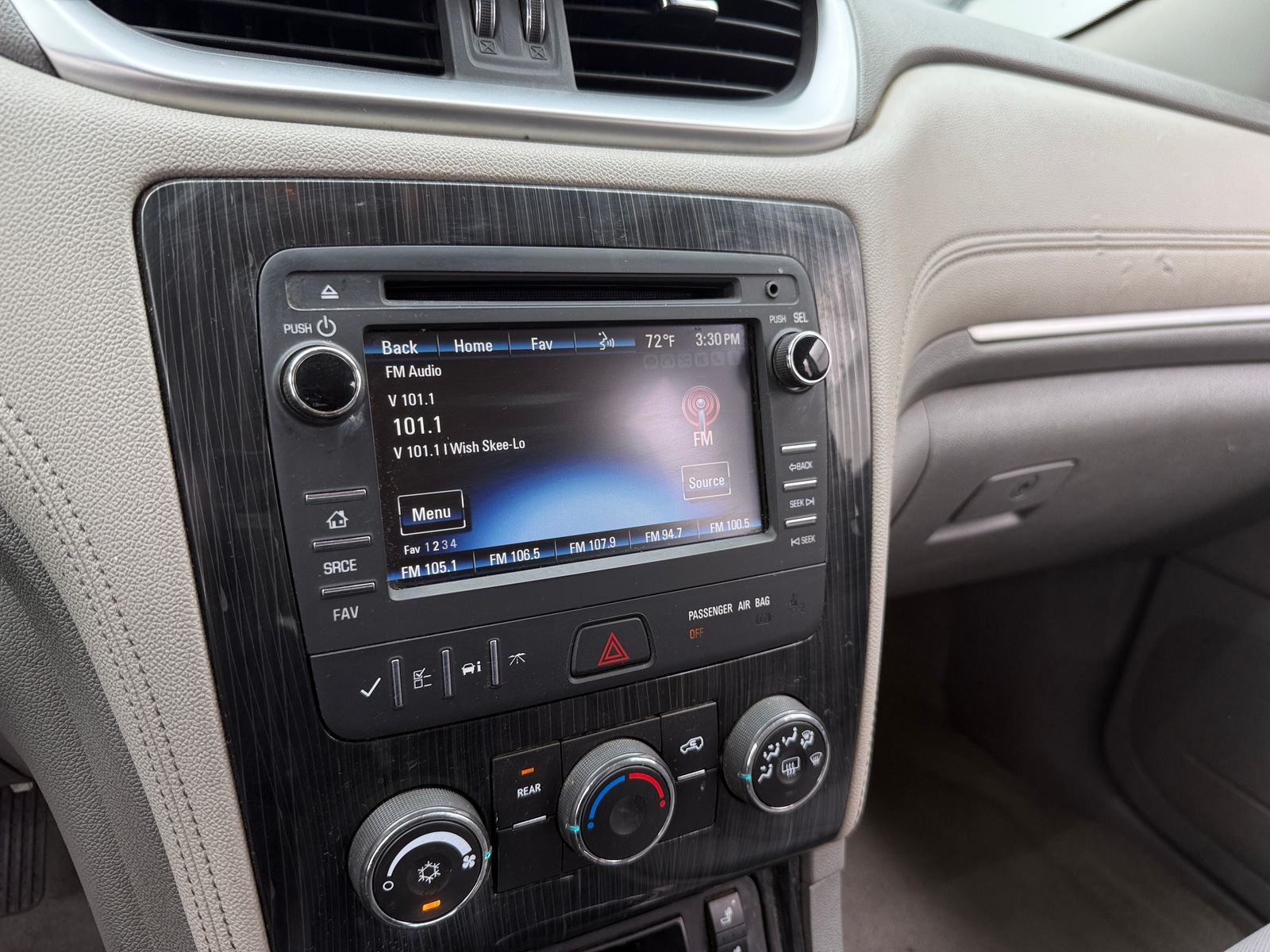 Thumbnail: 2015 Chevrolet Traverse - 4