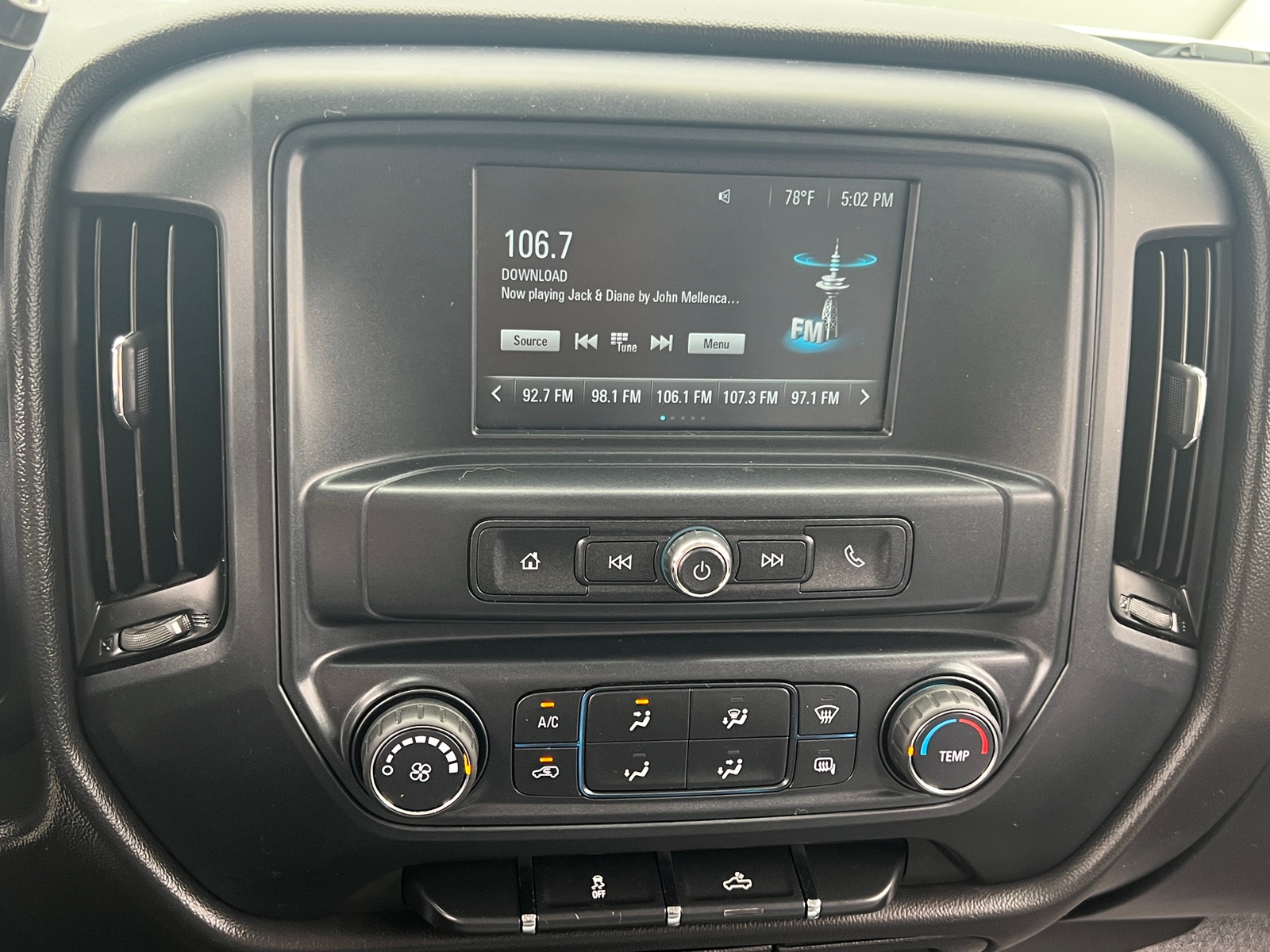 Thumbnail: 2019 Chevrolet Silverado 1500 - 4