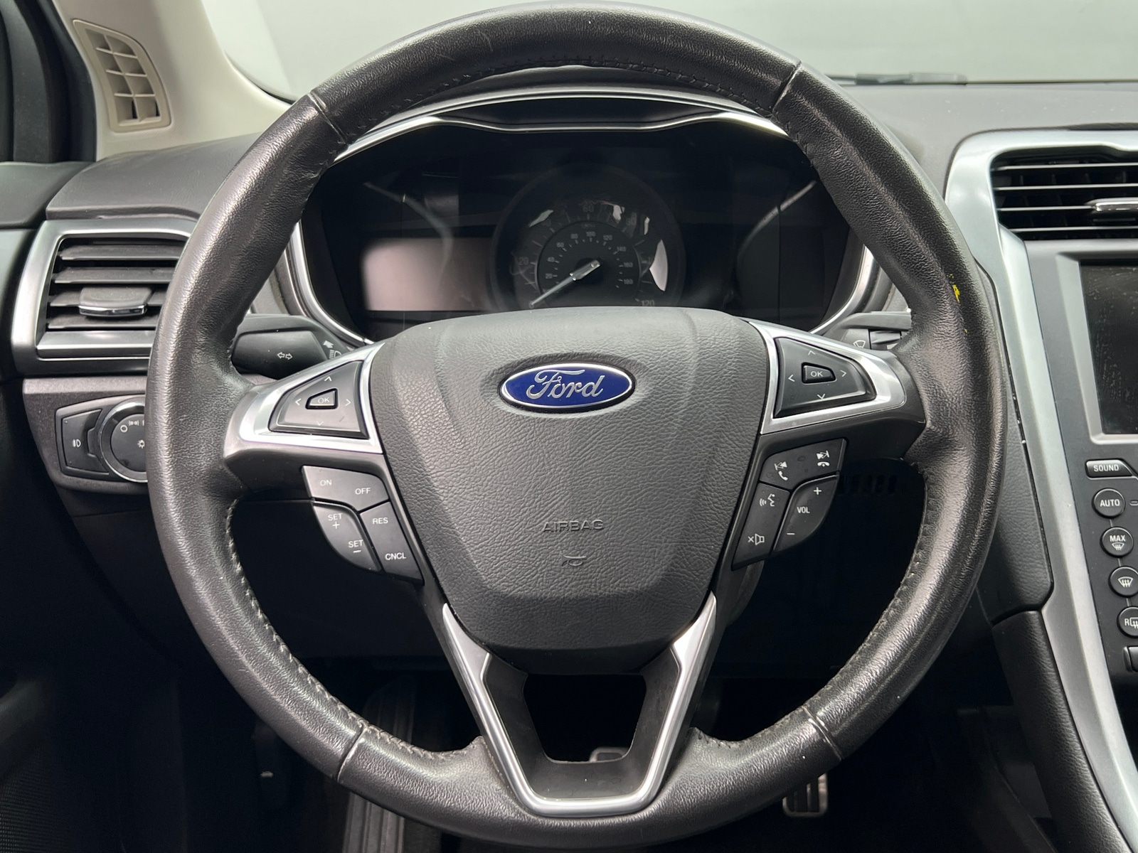 Thumbnail: 2016 Ford Fusion - 4