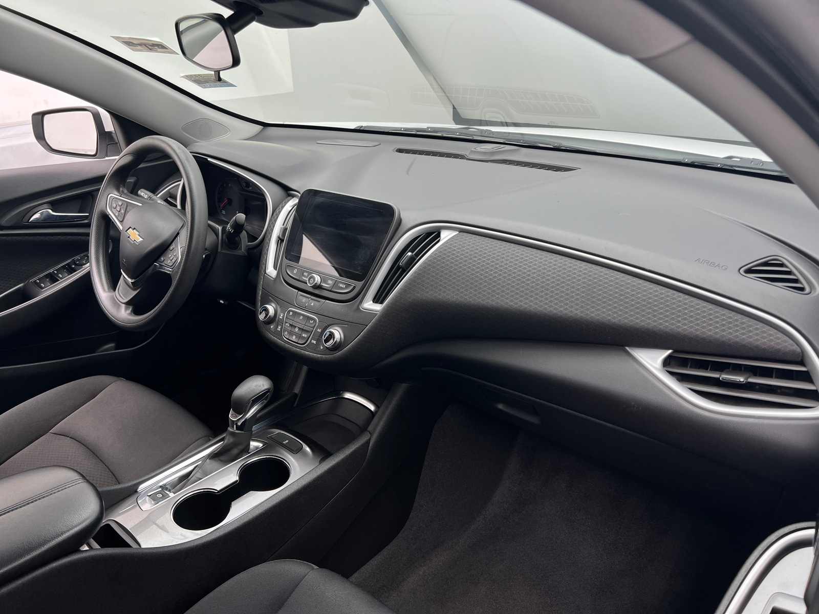 Thumbnail: 2023 Chevrolet Malibu - 3