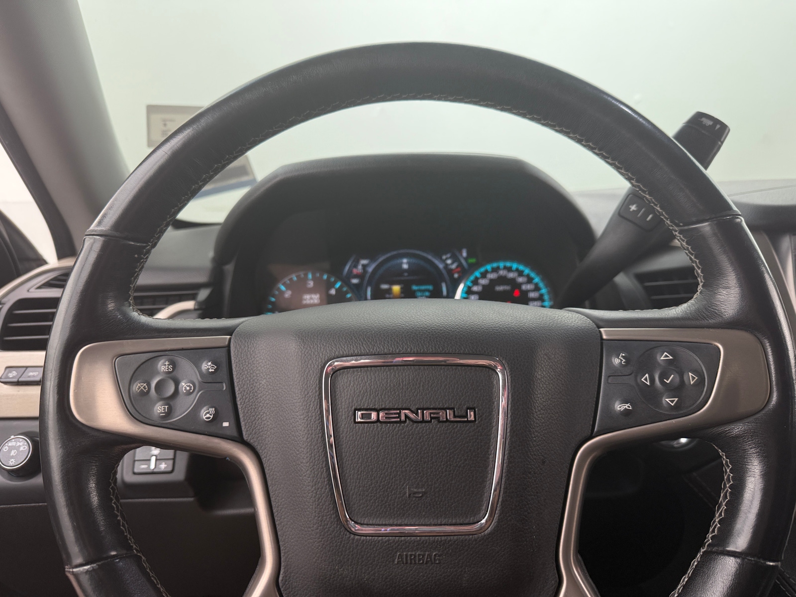 Thumbnail: 2019 GMC Yukon XL - 4